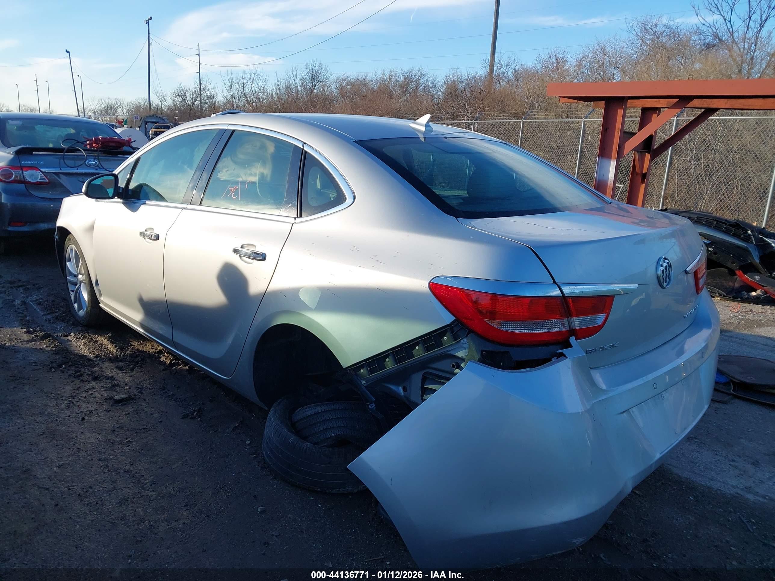 BUICK VERANO image 3