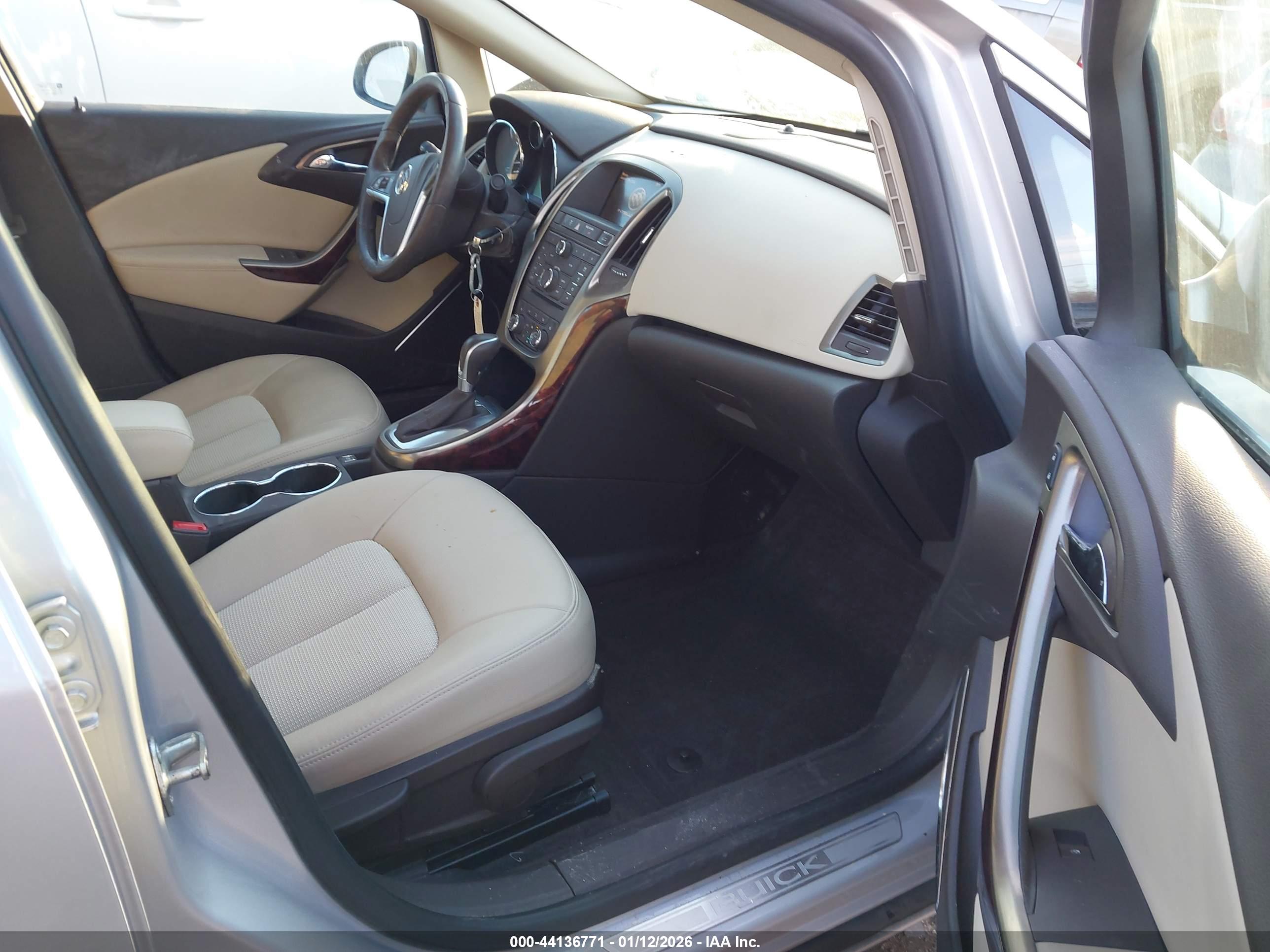 BUICK VERANO image 5