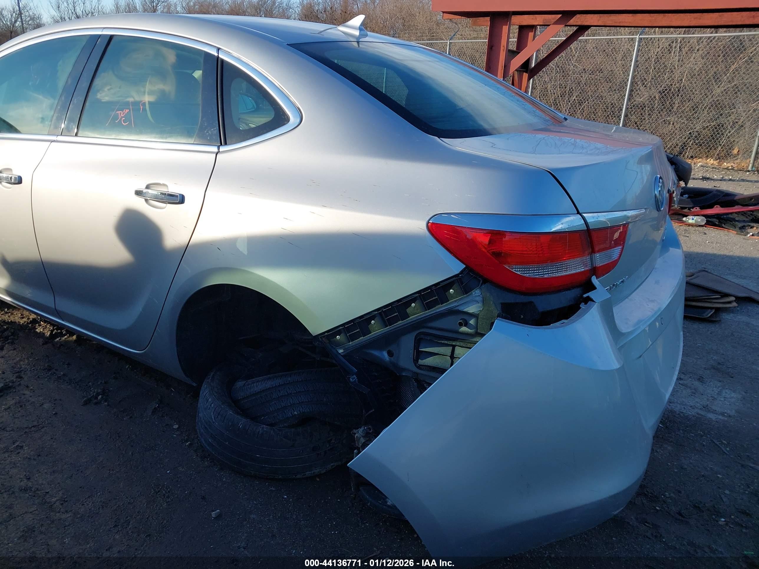BUICK VERANO image 6