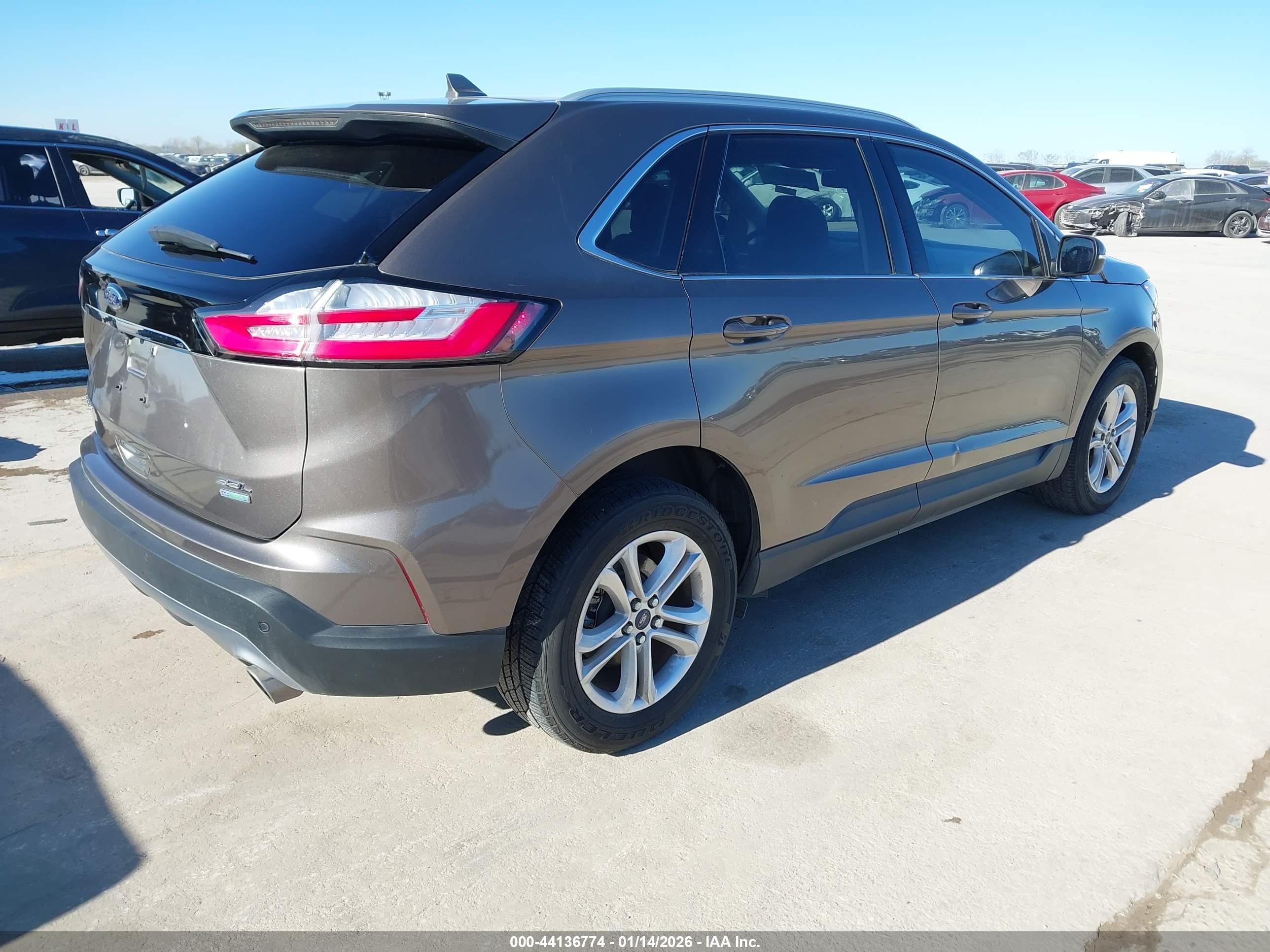 FORD EDGE image 4