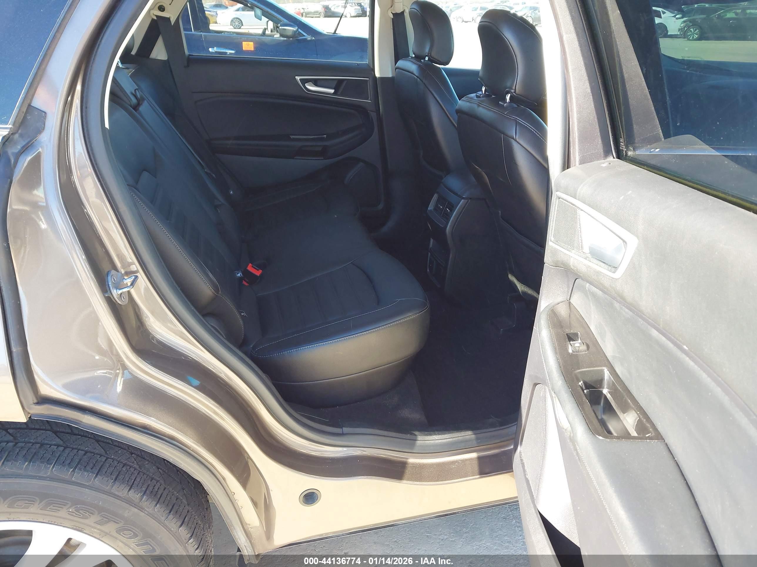 FORD EDGE image 8