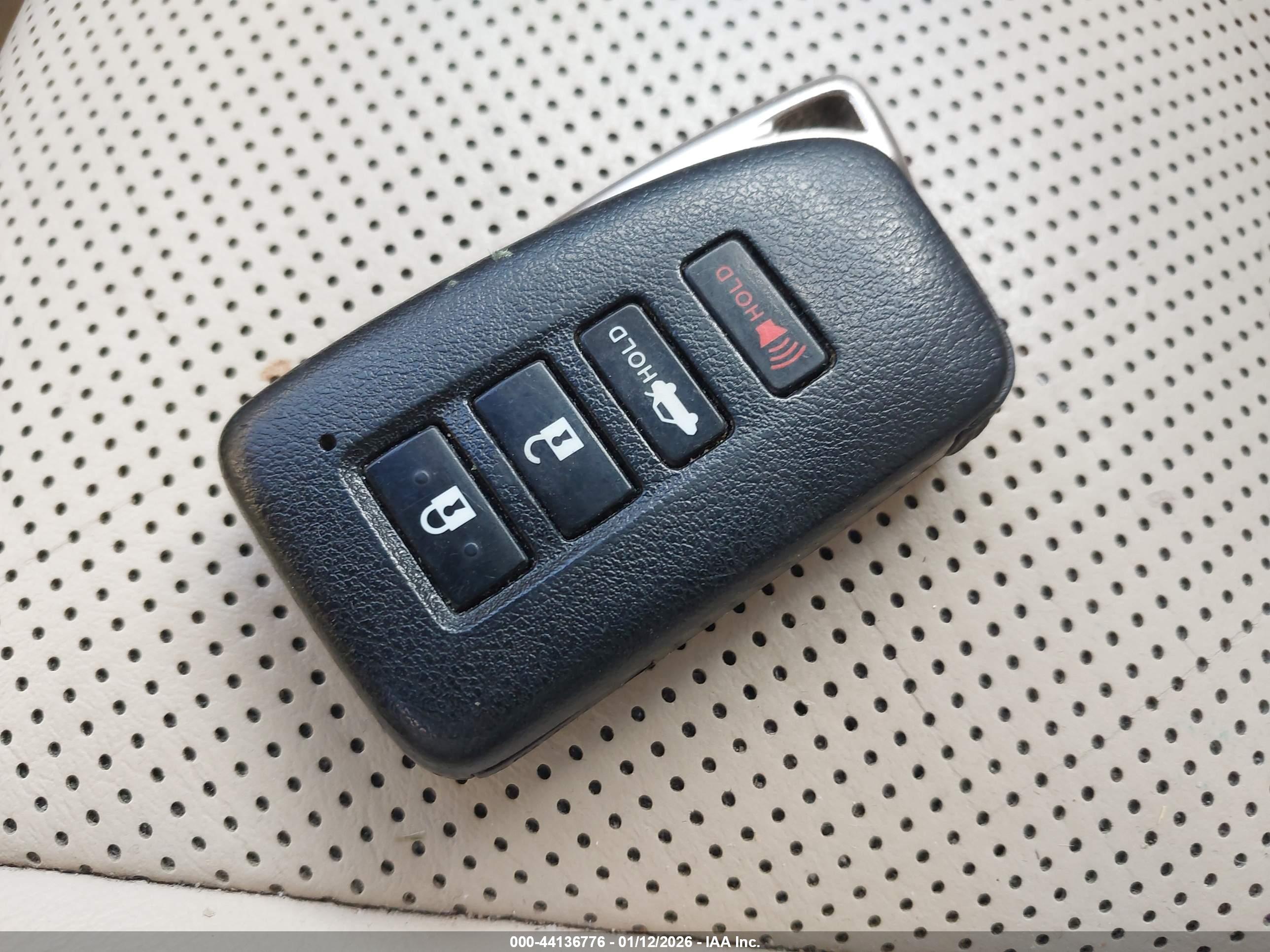 LEXUS ES image 11
