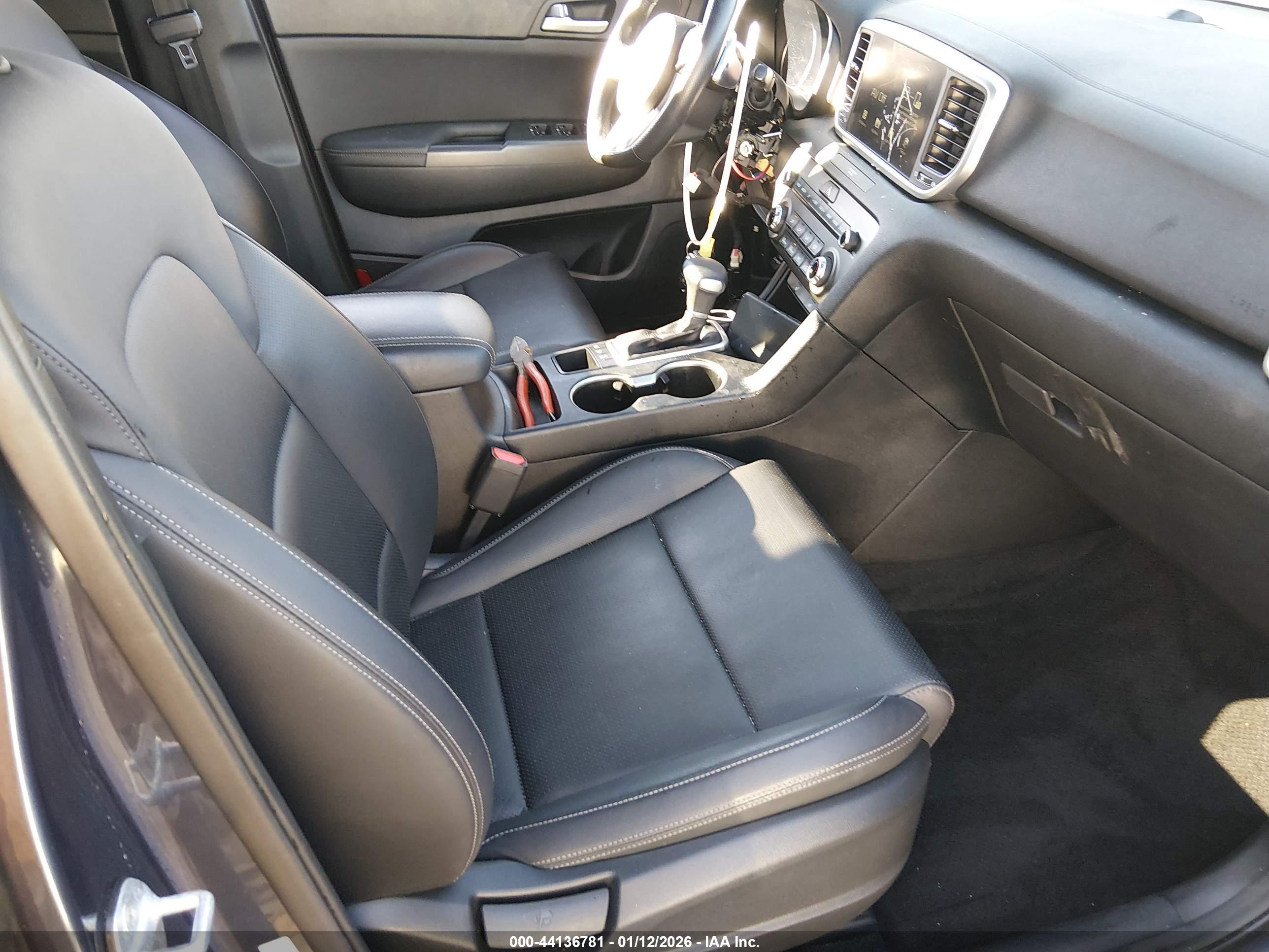 KIA SPORTAGE image 5