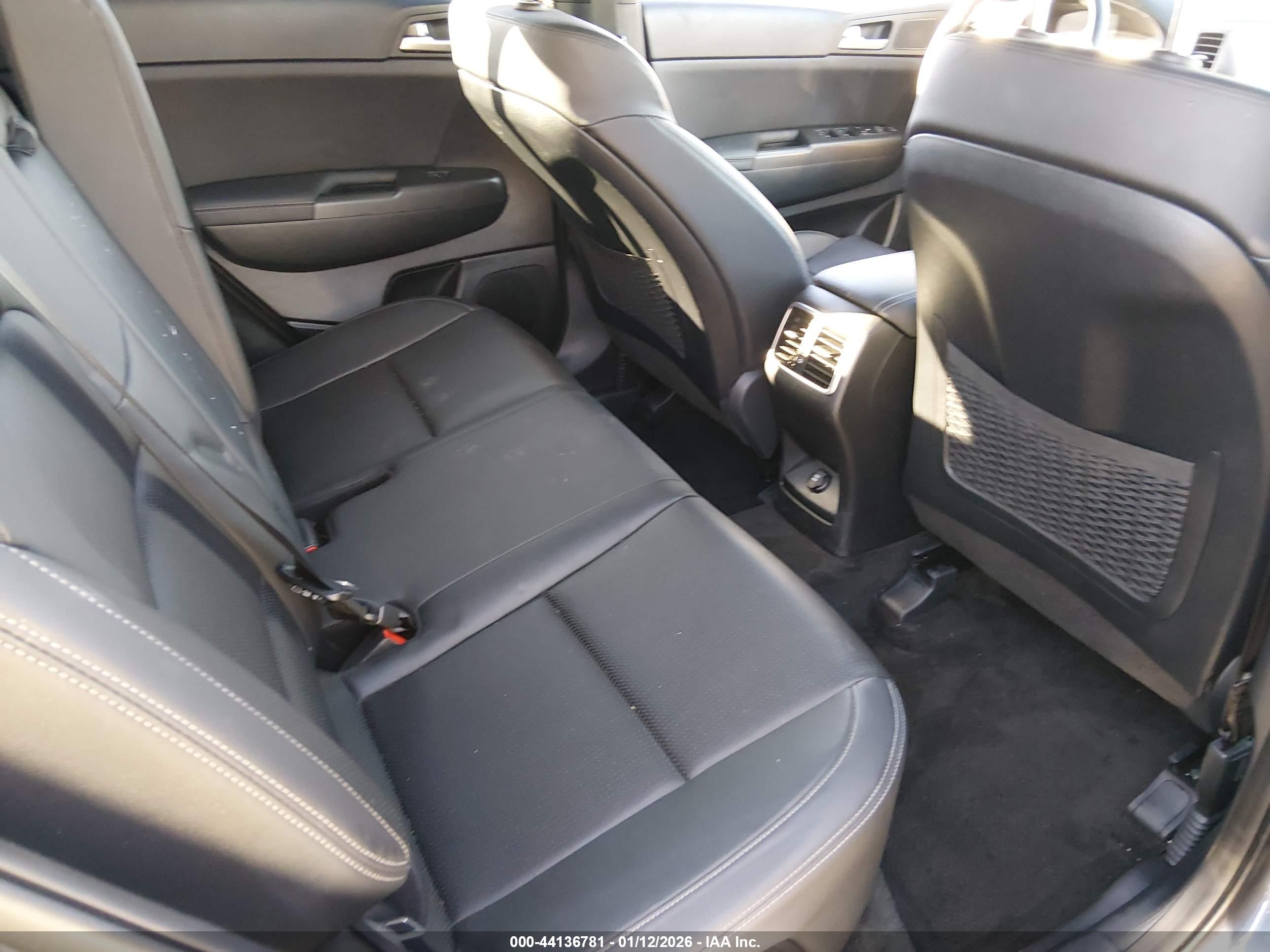KIA SPORTAGE image 8