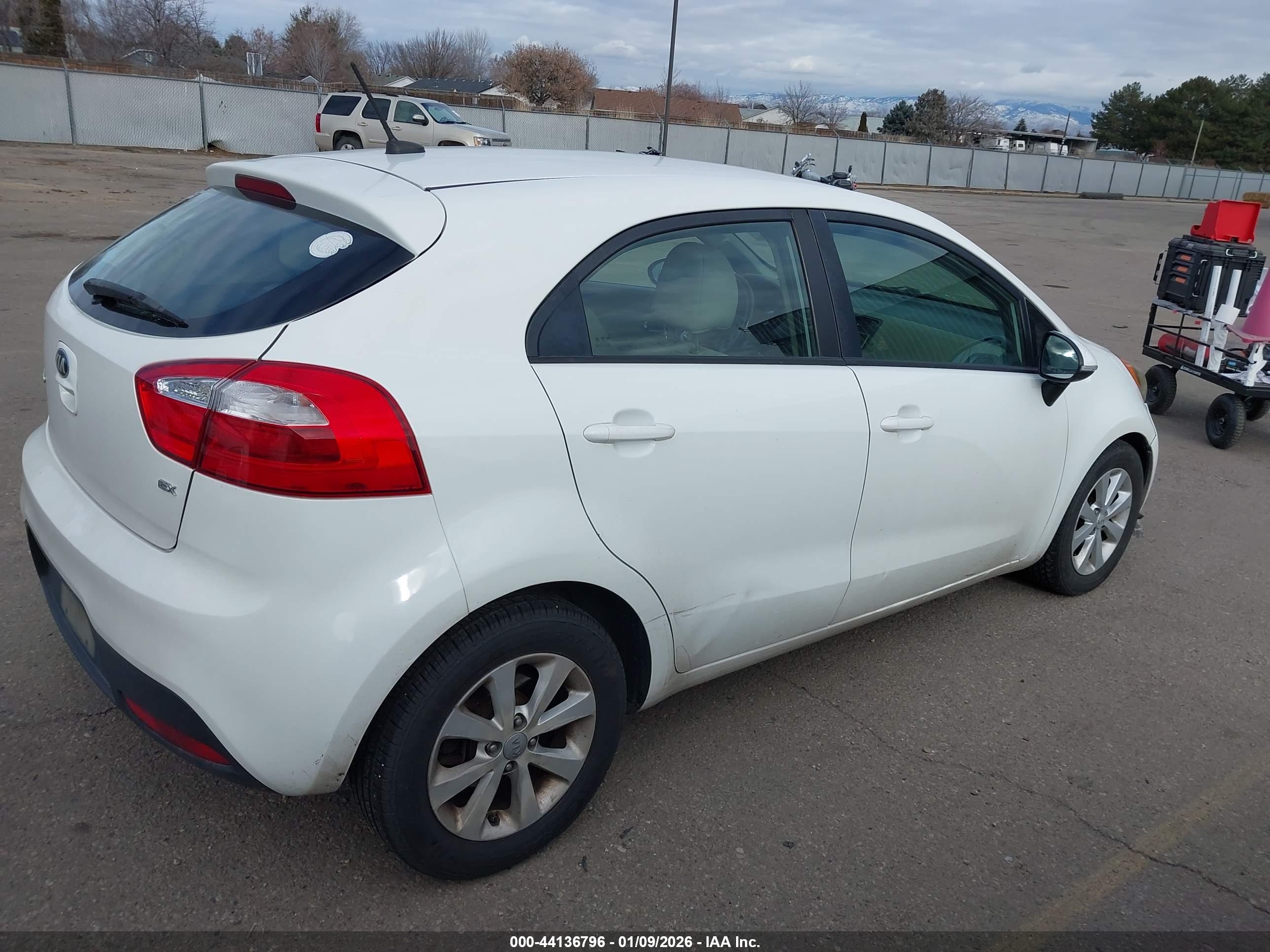 KIA RIO image 4