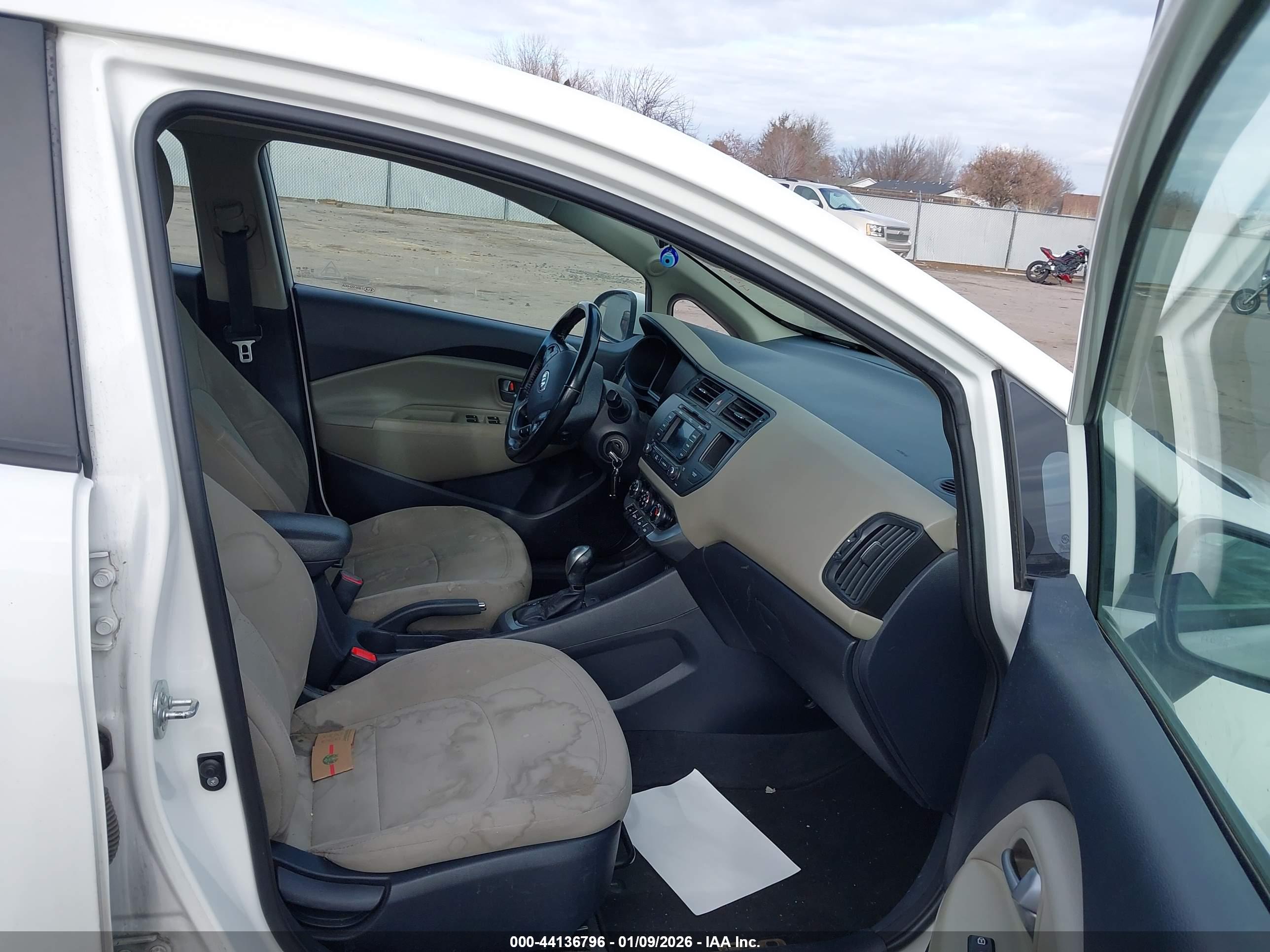 KIA RIO image 5