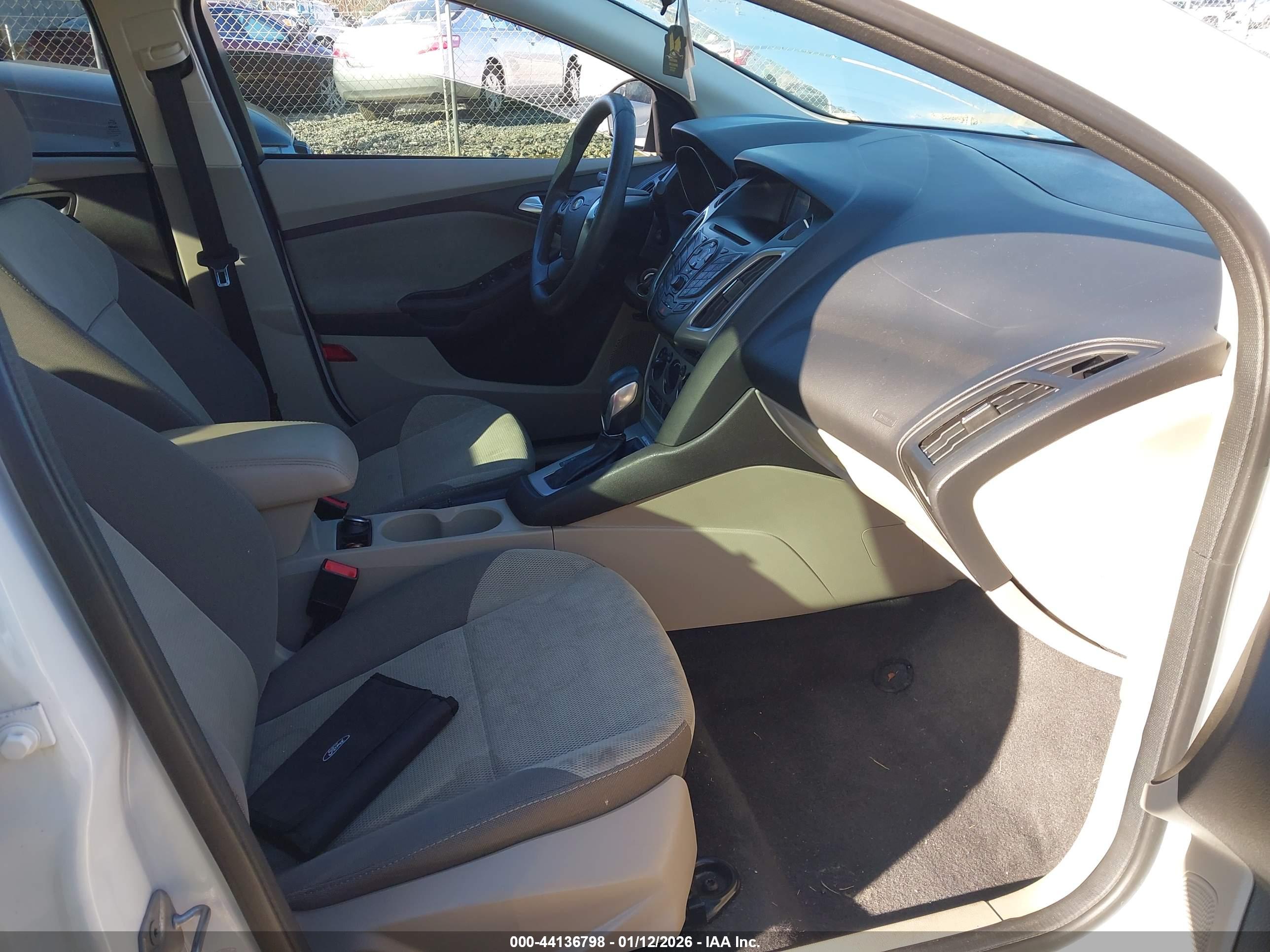 FORD FOCUS image 5