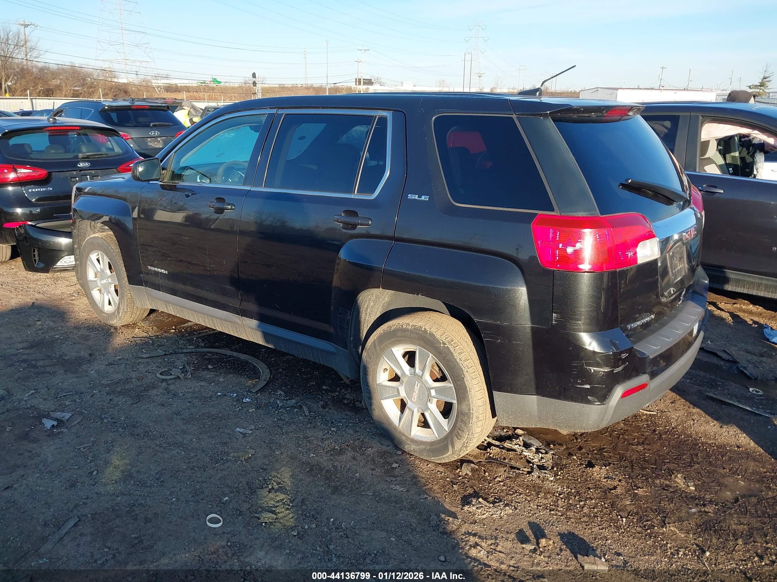 GMC TERRAIN image 3
