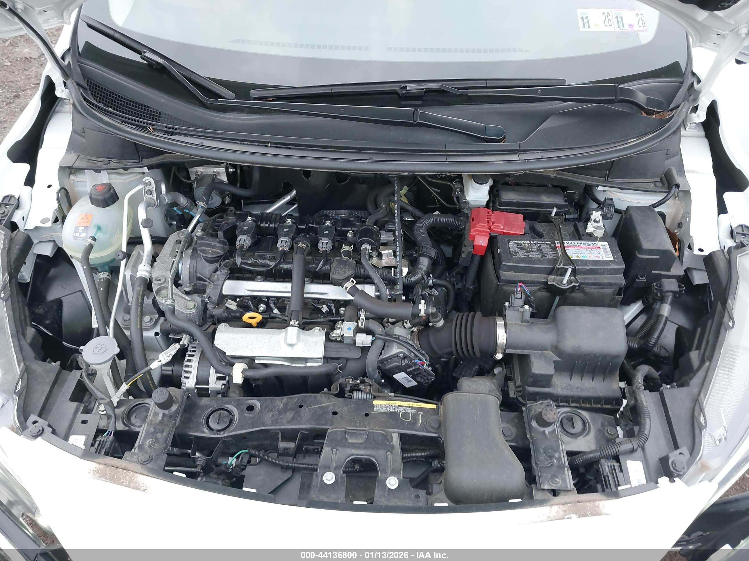 NISSAN VERSA image 10