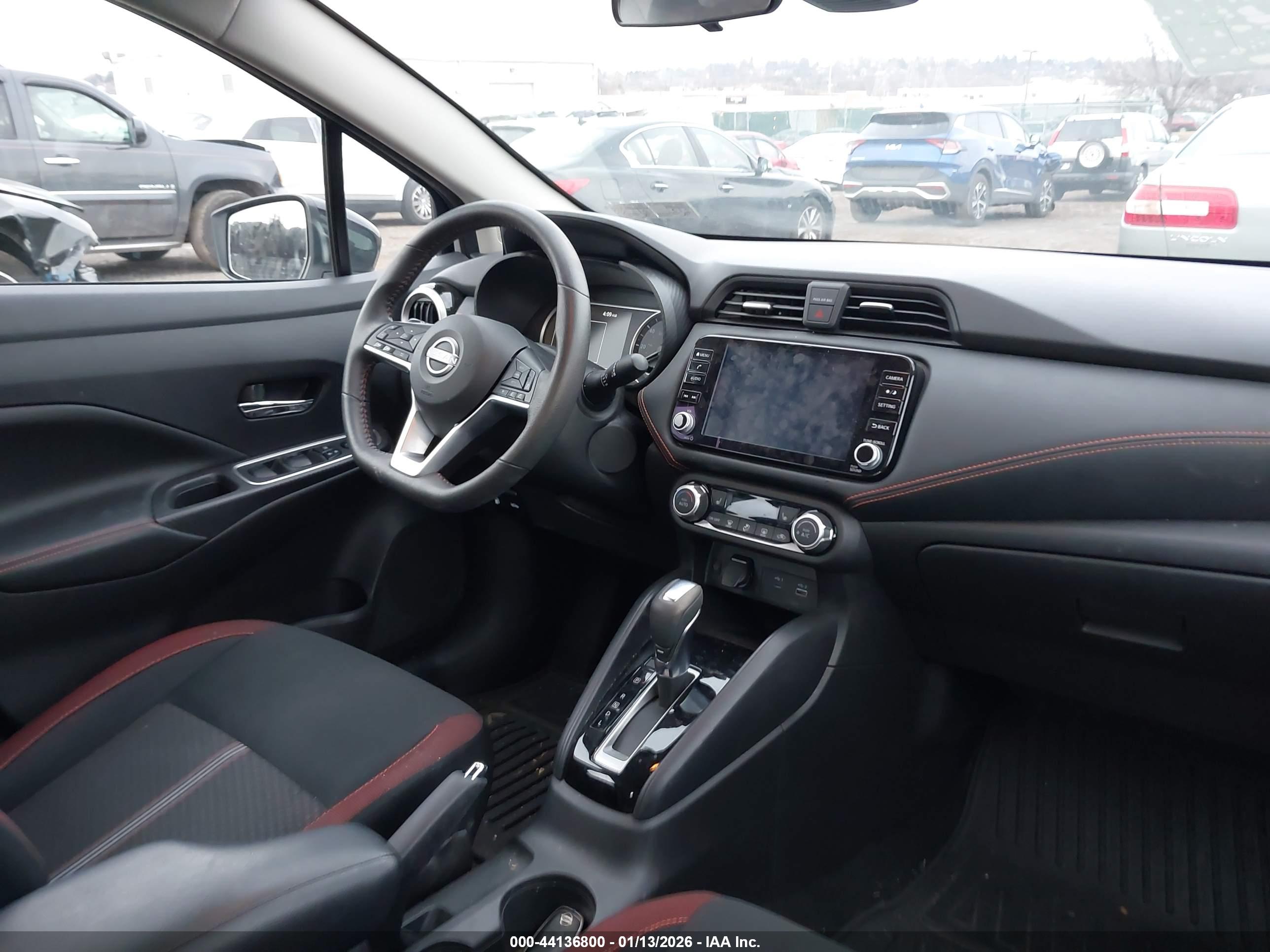 NISSAN VERSA image 5