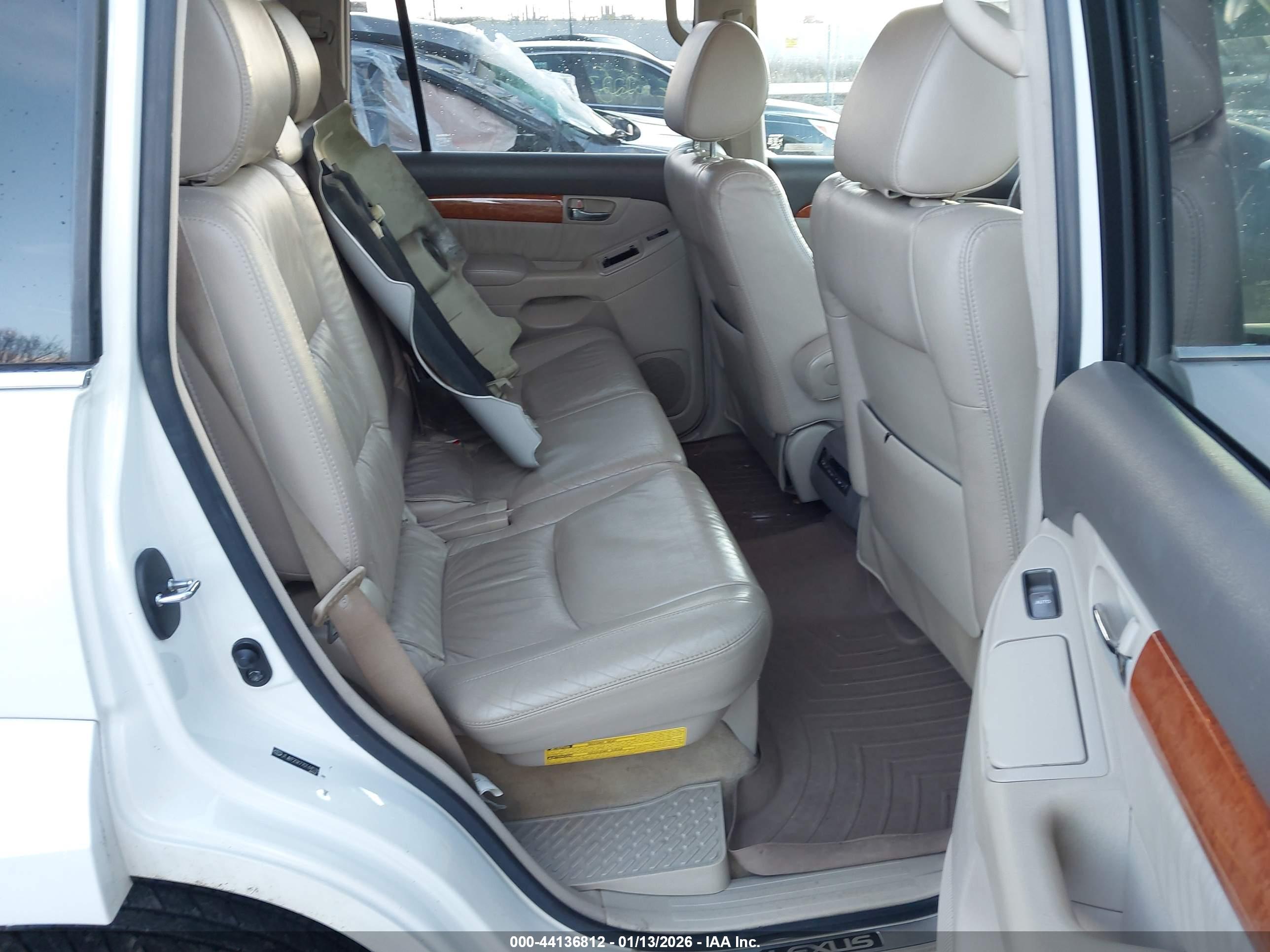 LEXUS GX image 8