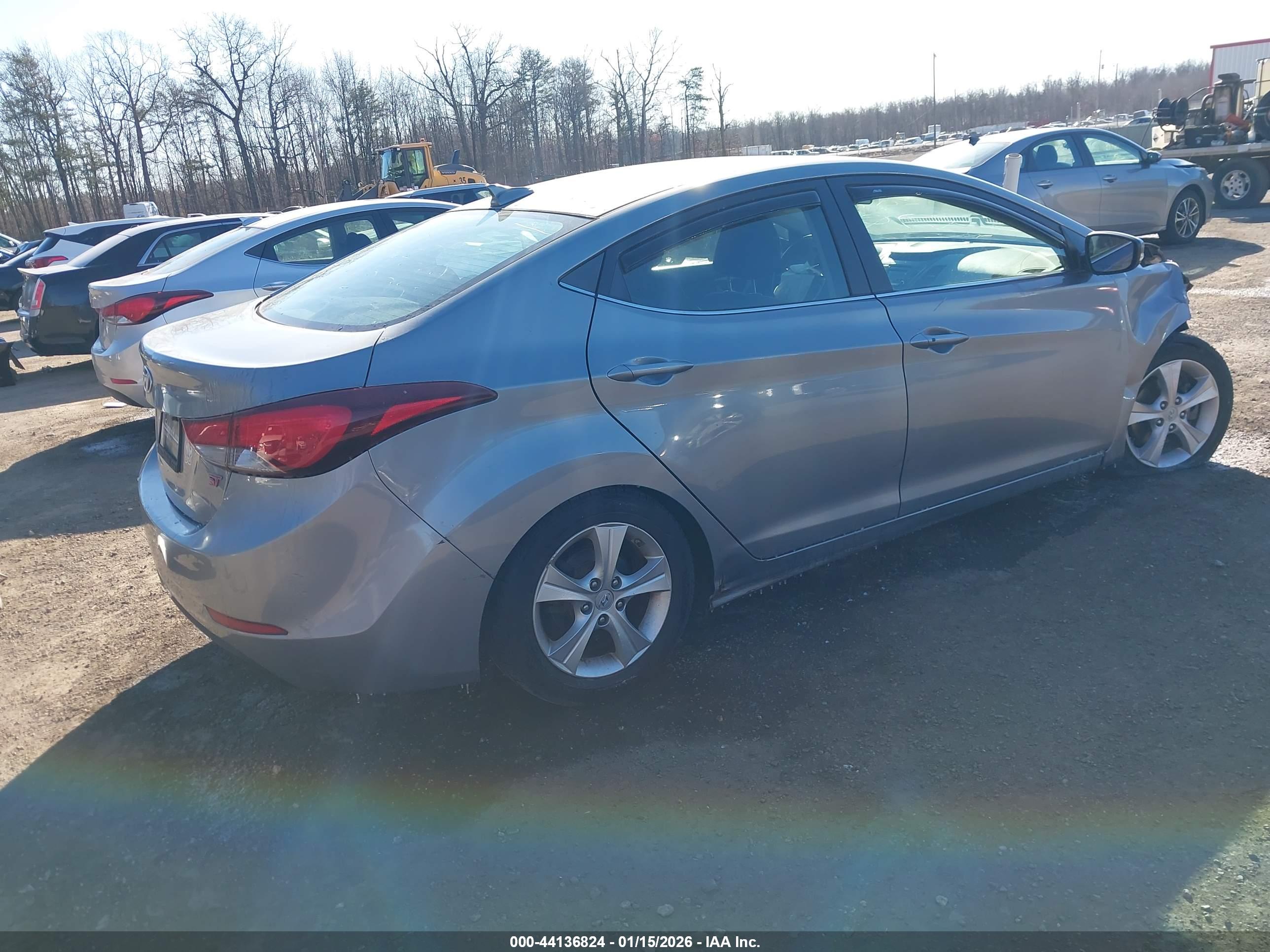 HYUNDAI ELANTRA image 4