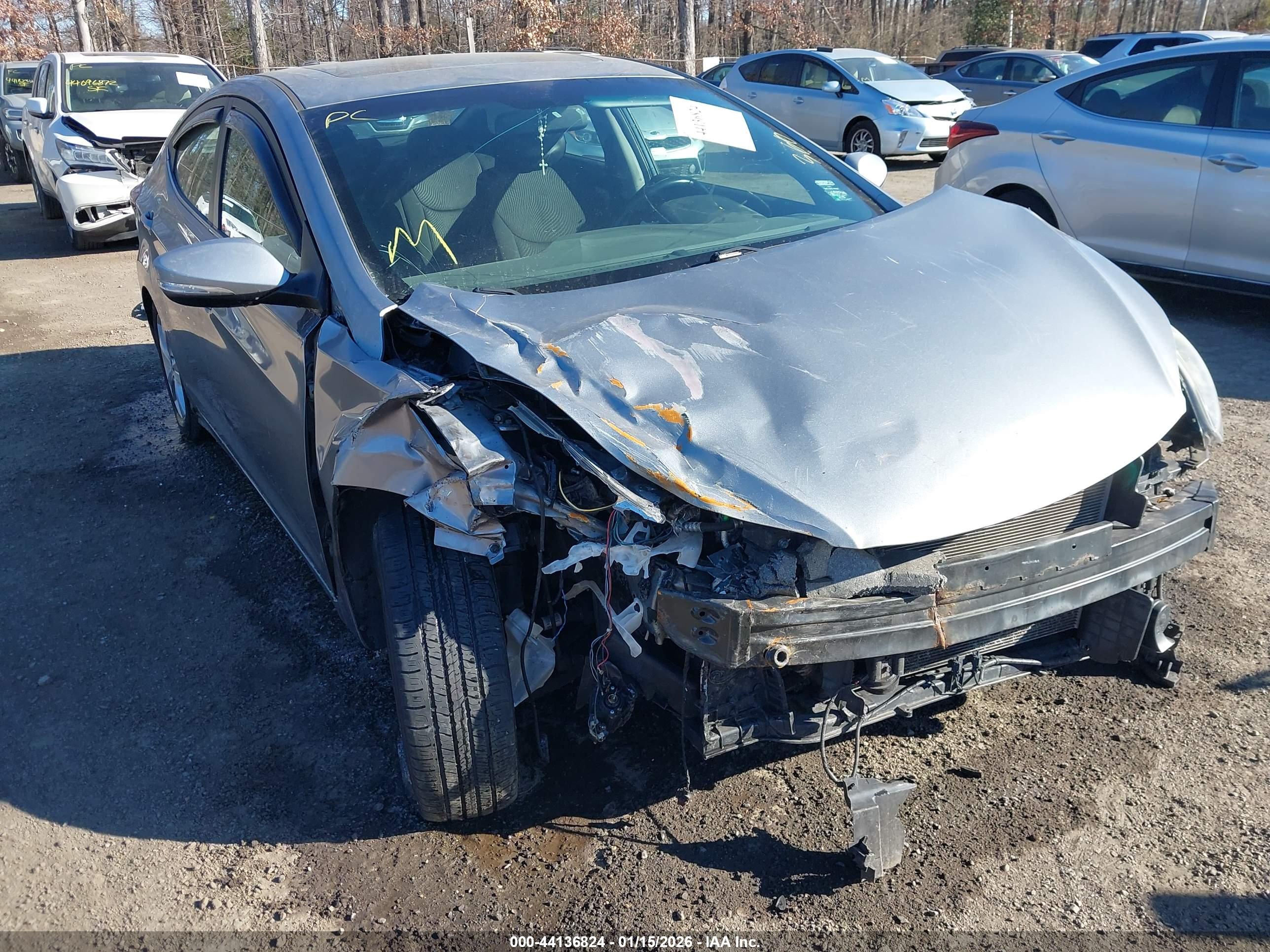 HYUNDAI ELANTRA image 6