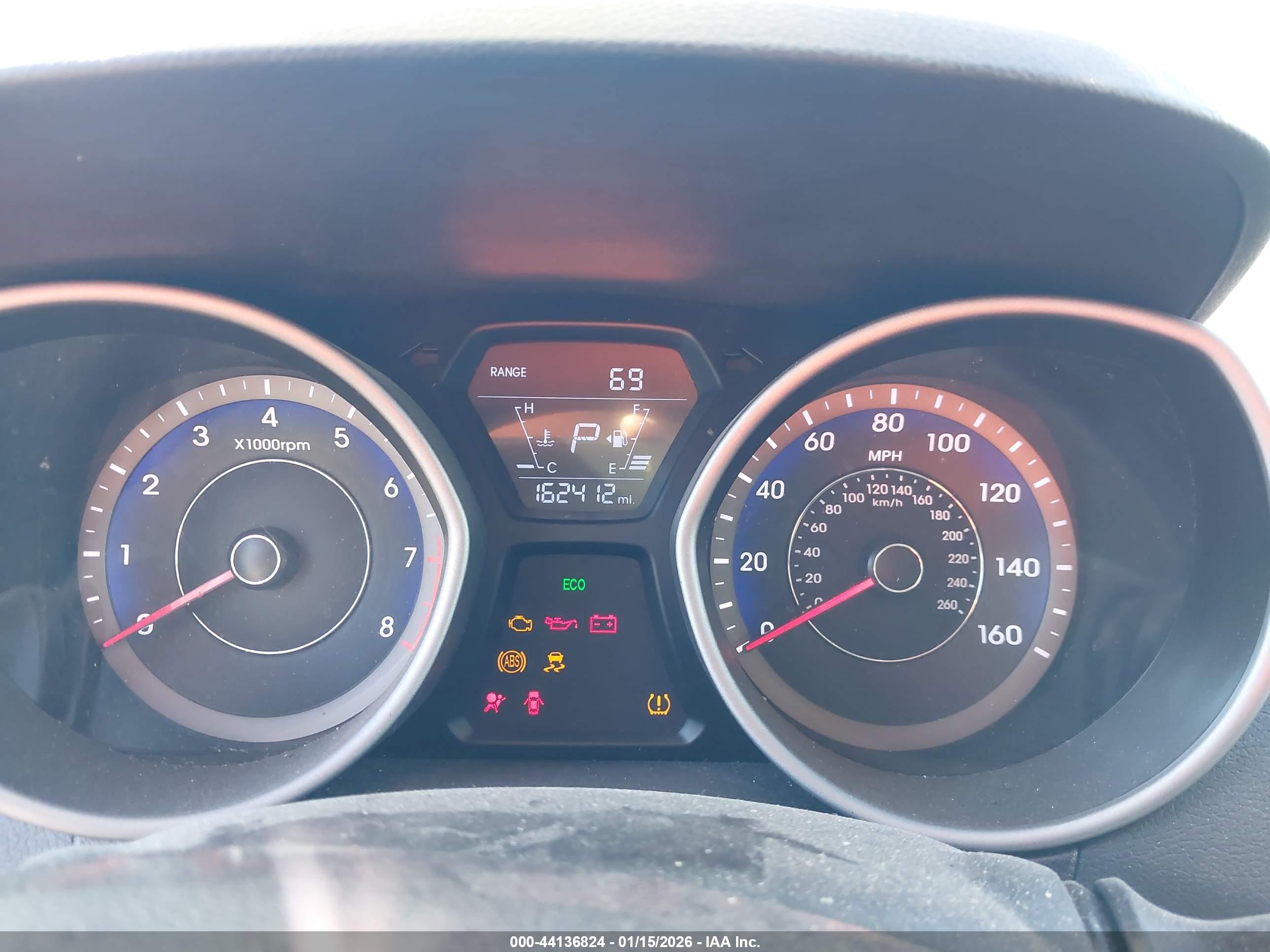 HYUNDAI ELANTRA image 7