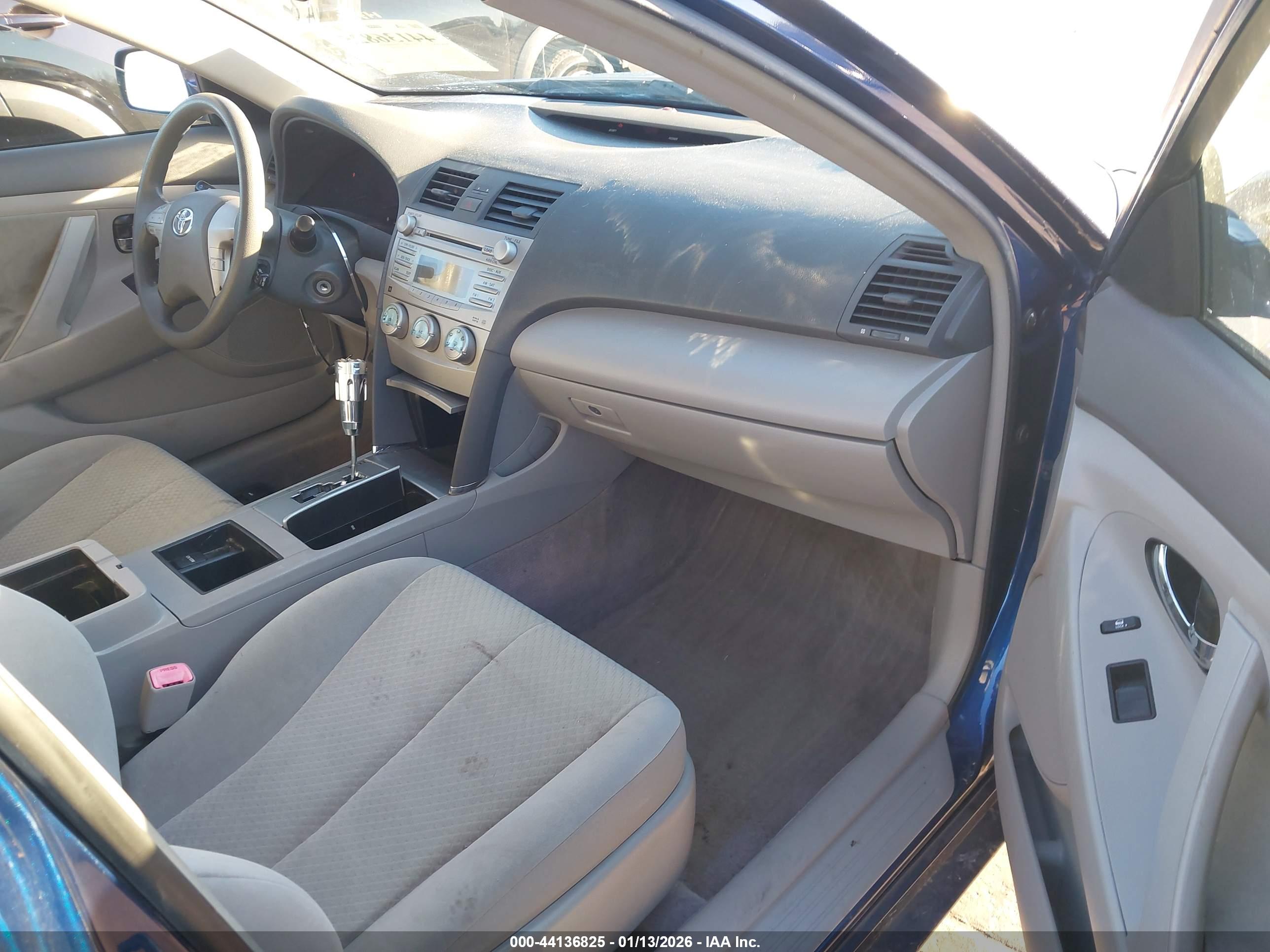 TOYOTA CAMRY image 5