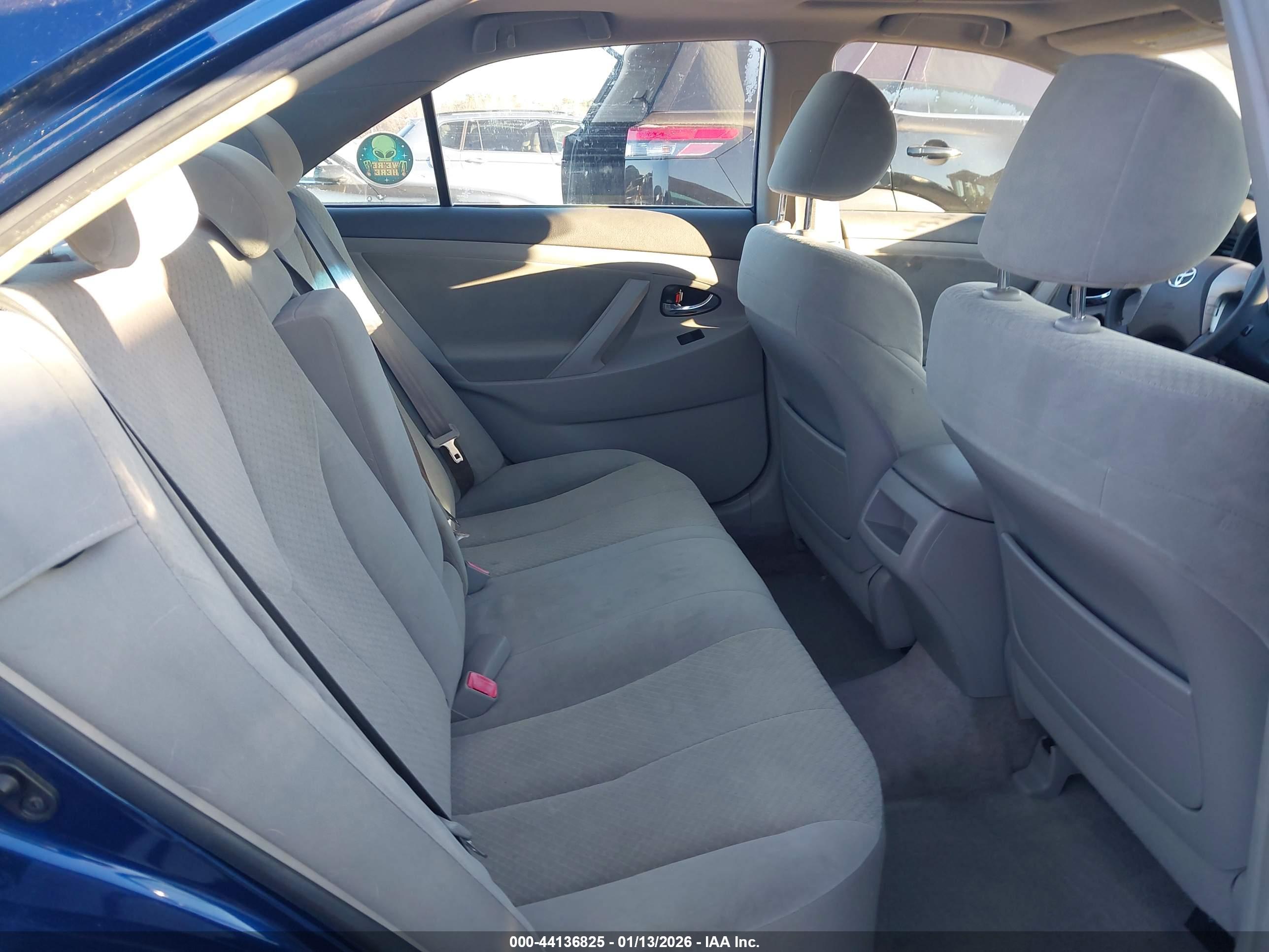 TOYOTA CAMRY image 8