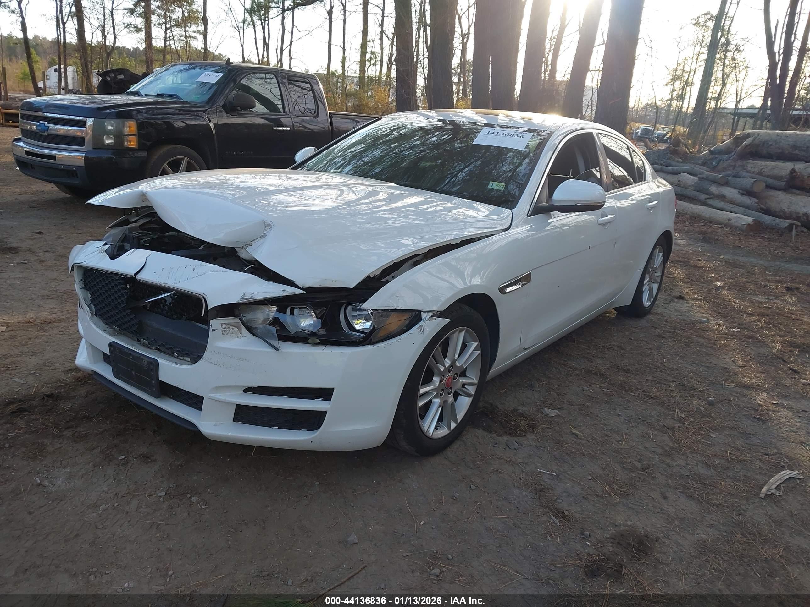 JAGUAR XE image 2