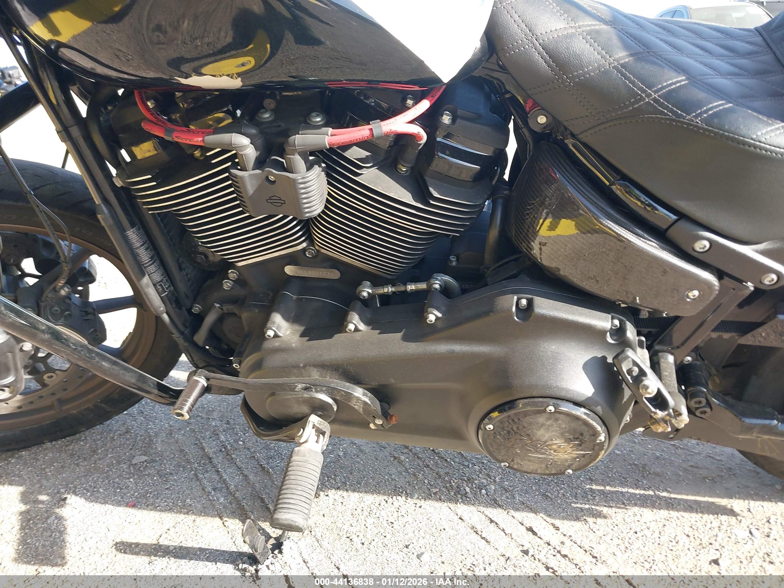 HARLEY-DAVIDSON FXLRS image 9