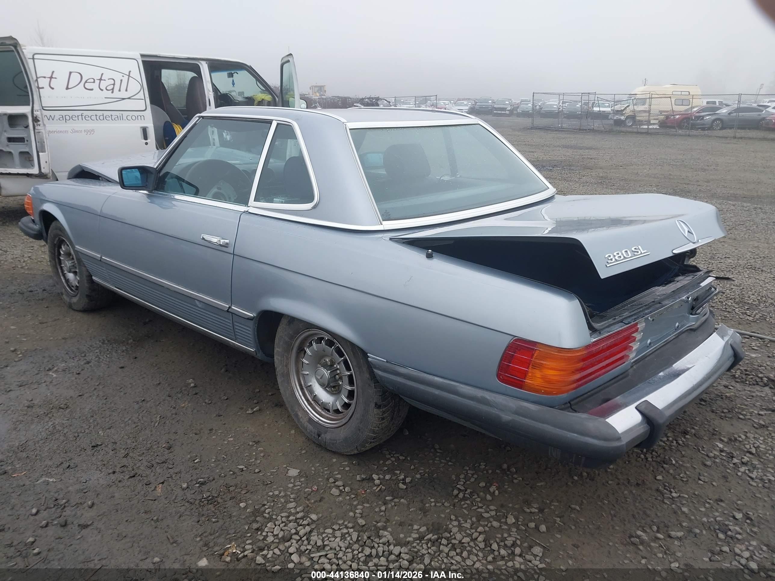 MERCEDES-BENZ 380 image 3