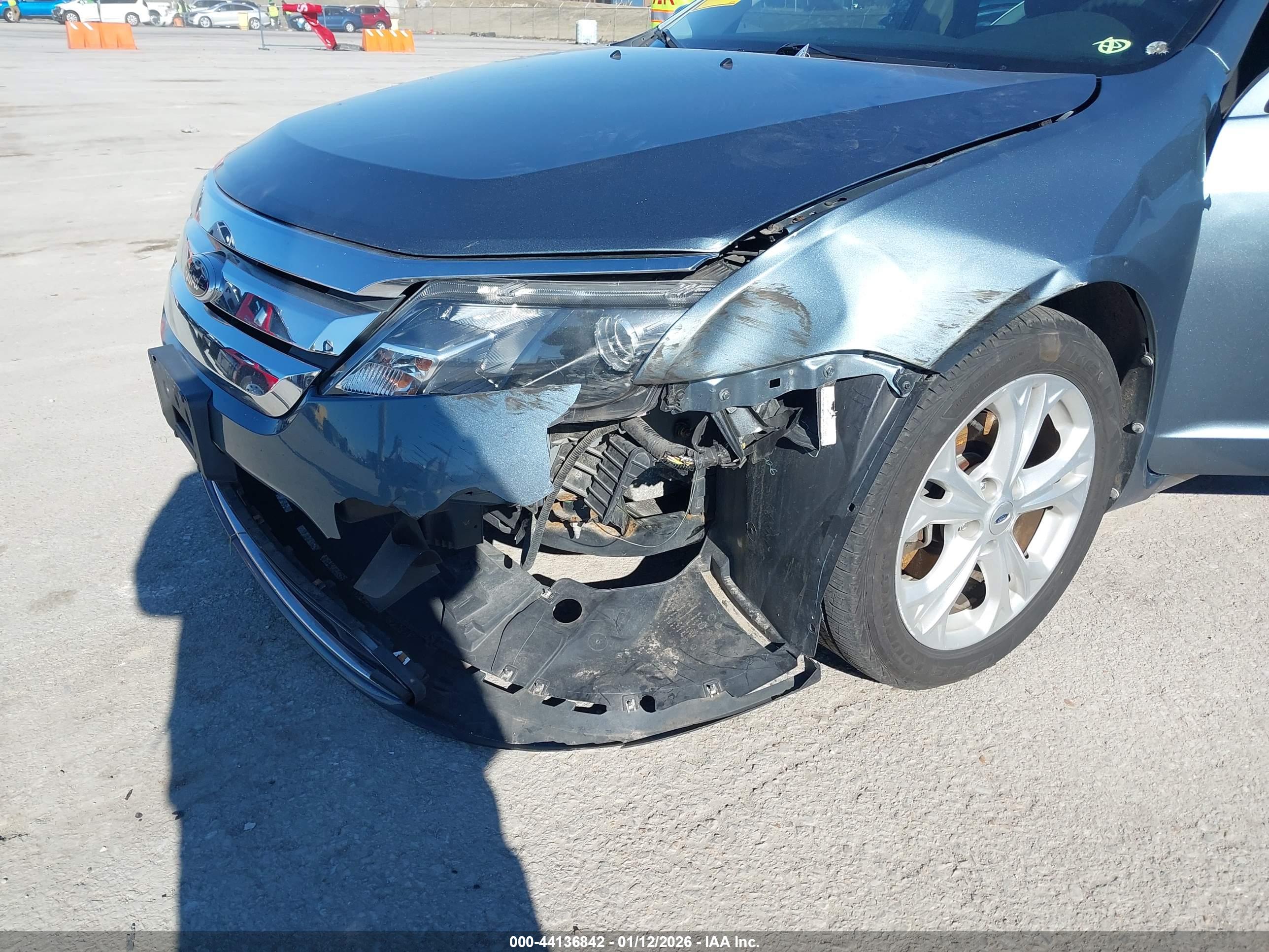 FORD FUSION image 6