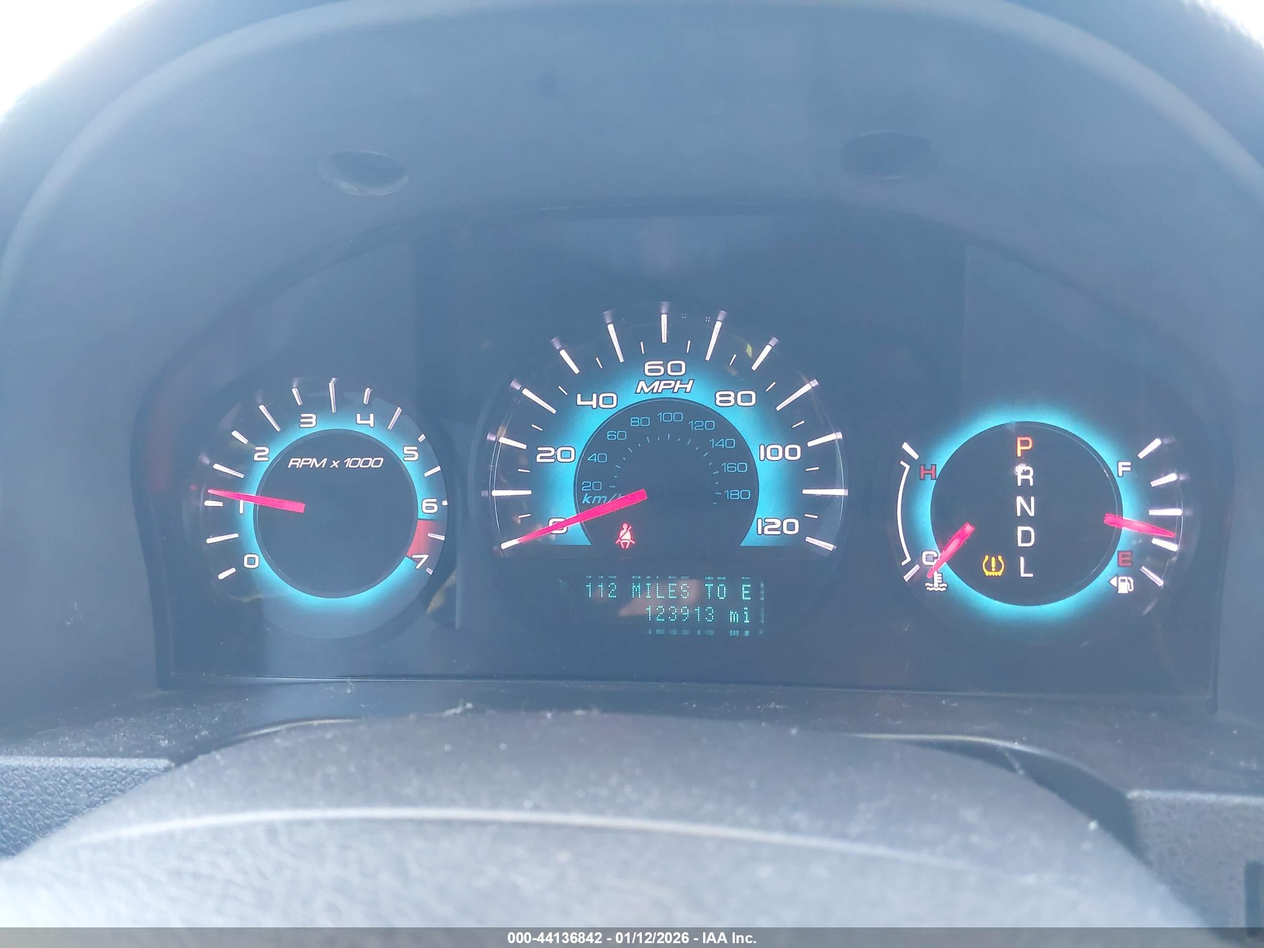 FORD FUSION image 7