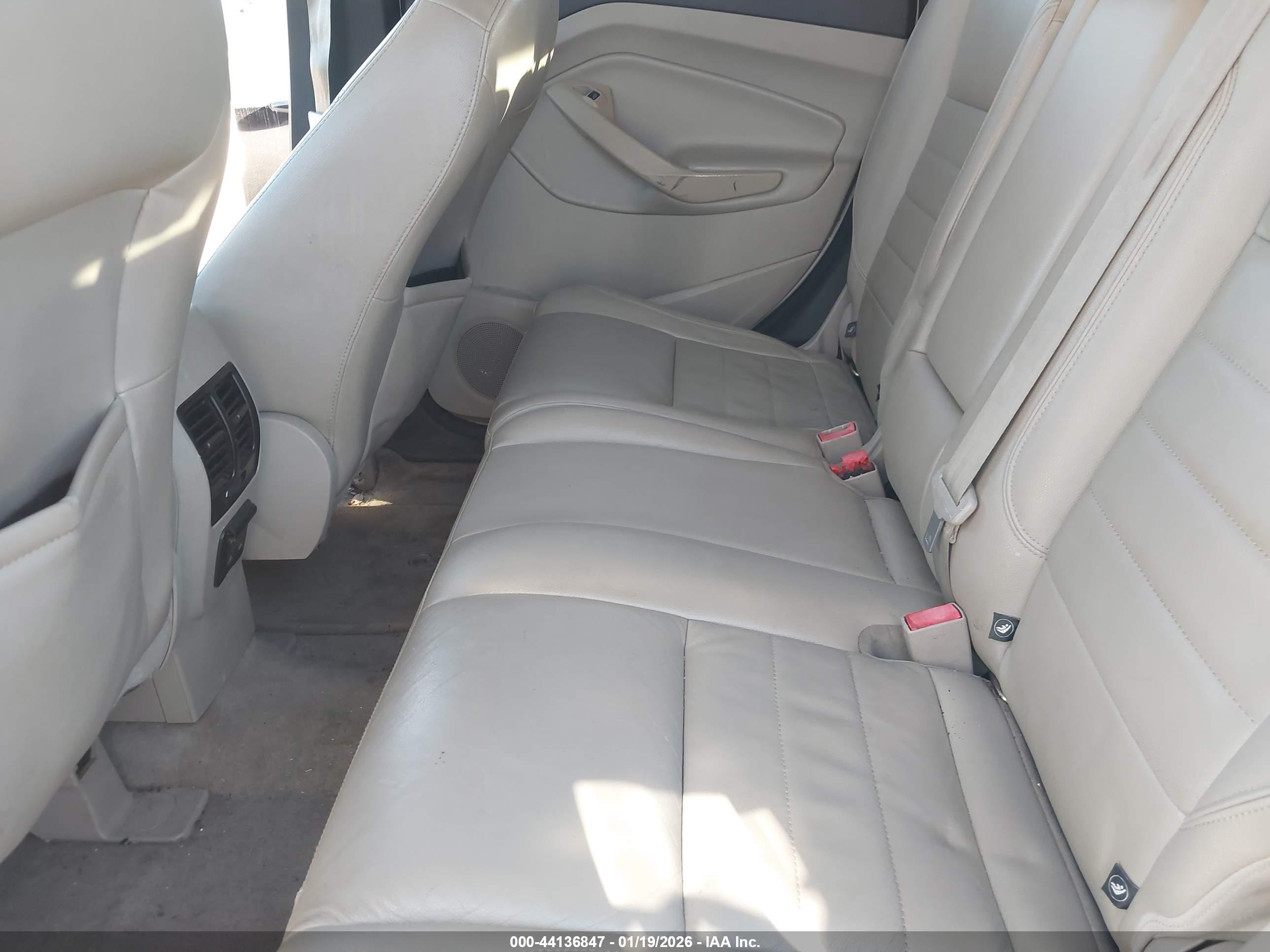 FORD ESCAPE image 8