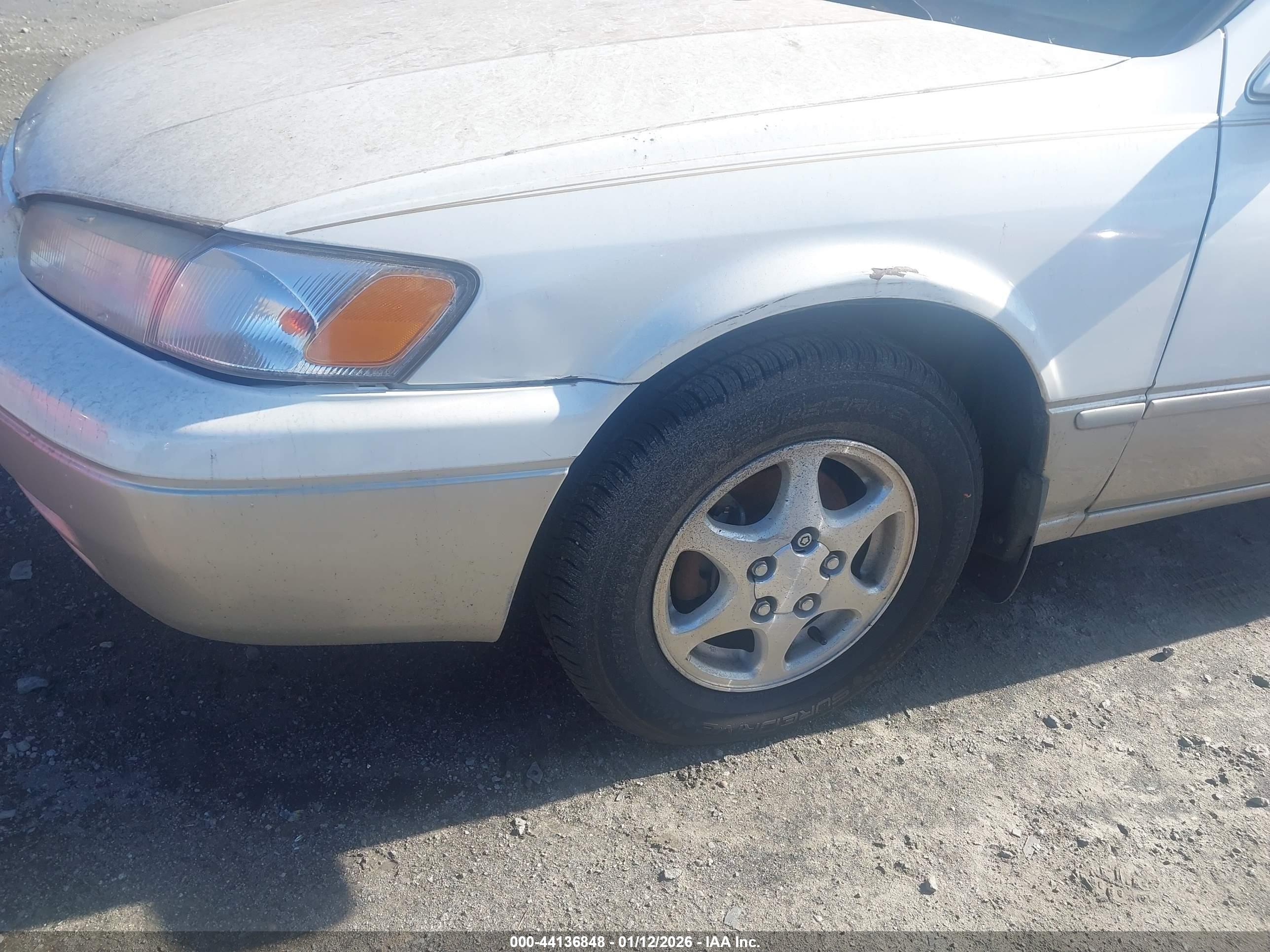TOYOTA CAMRY image 6