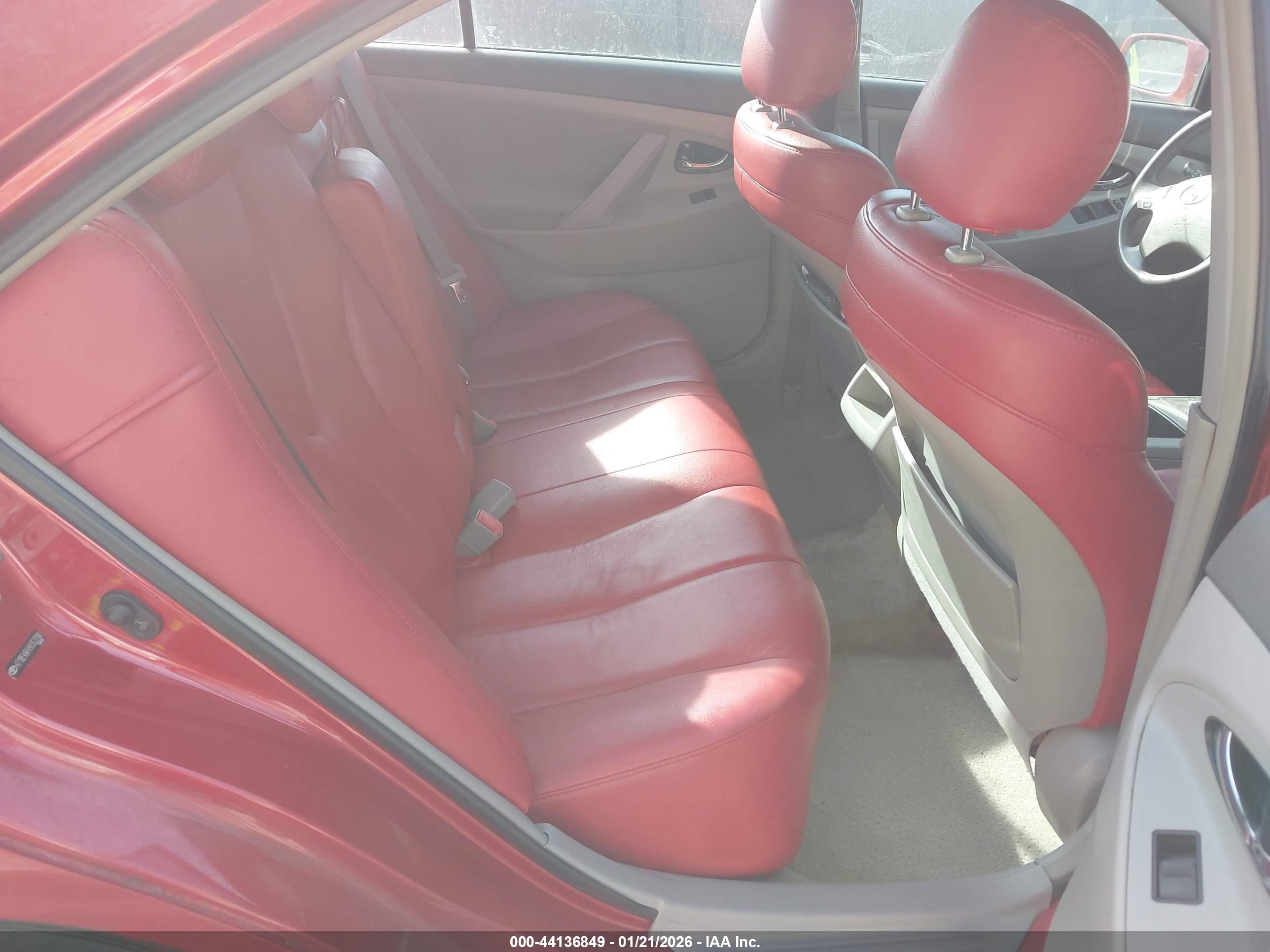 TOYOTA CAMRY image 8