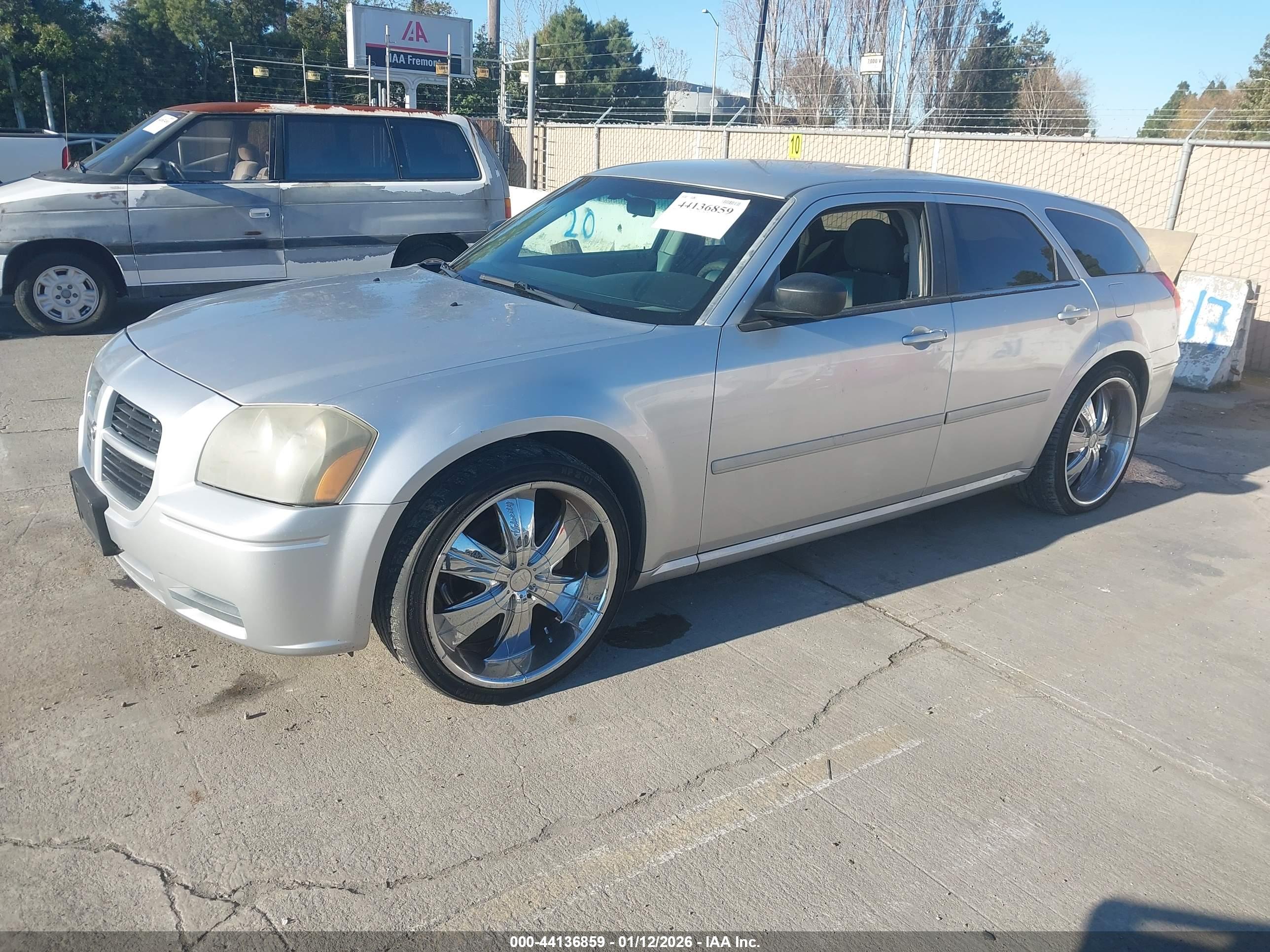 DODGE MAGNUM image 2