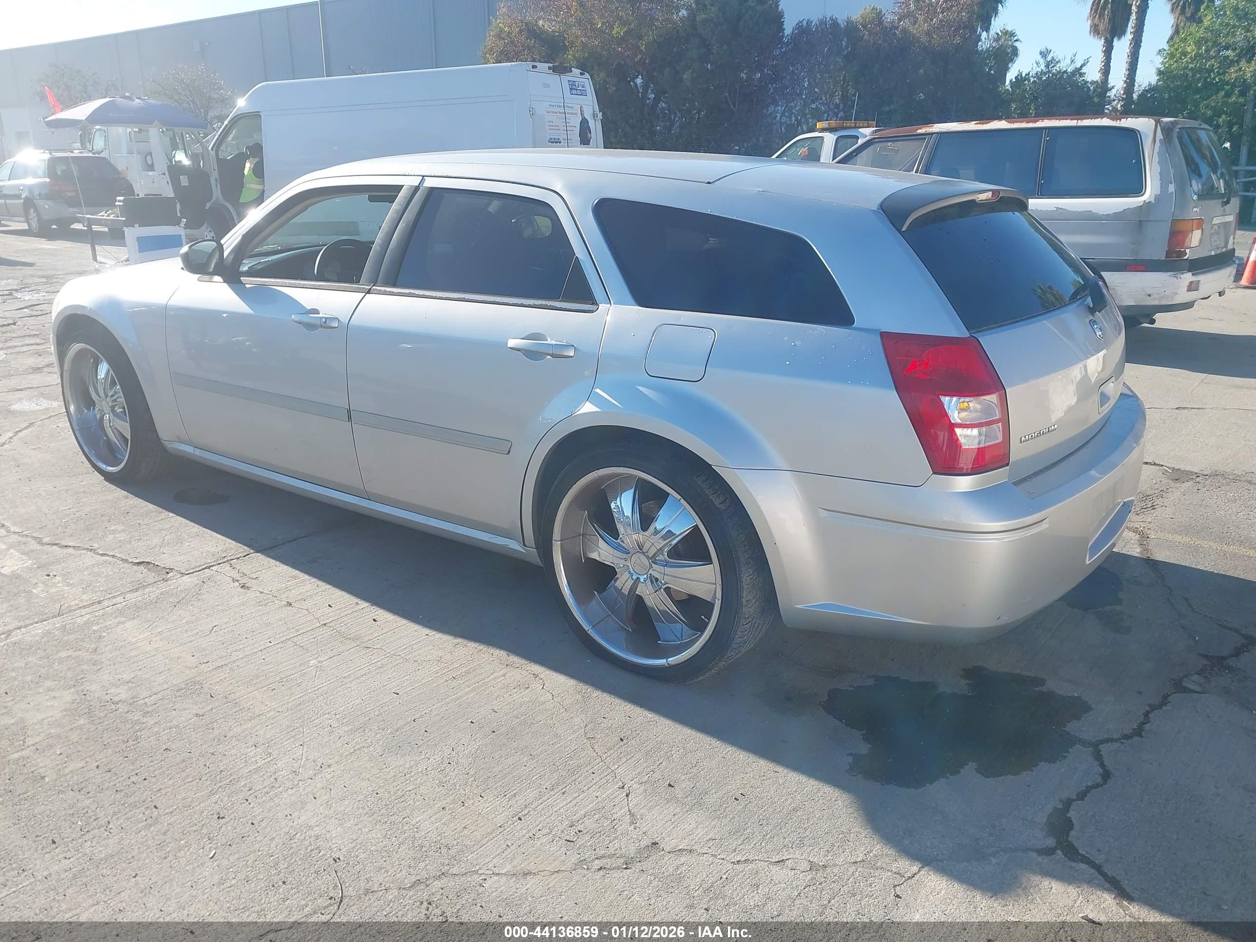 DODGE MAGNUM image 3