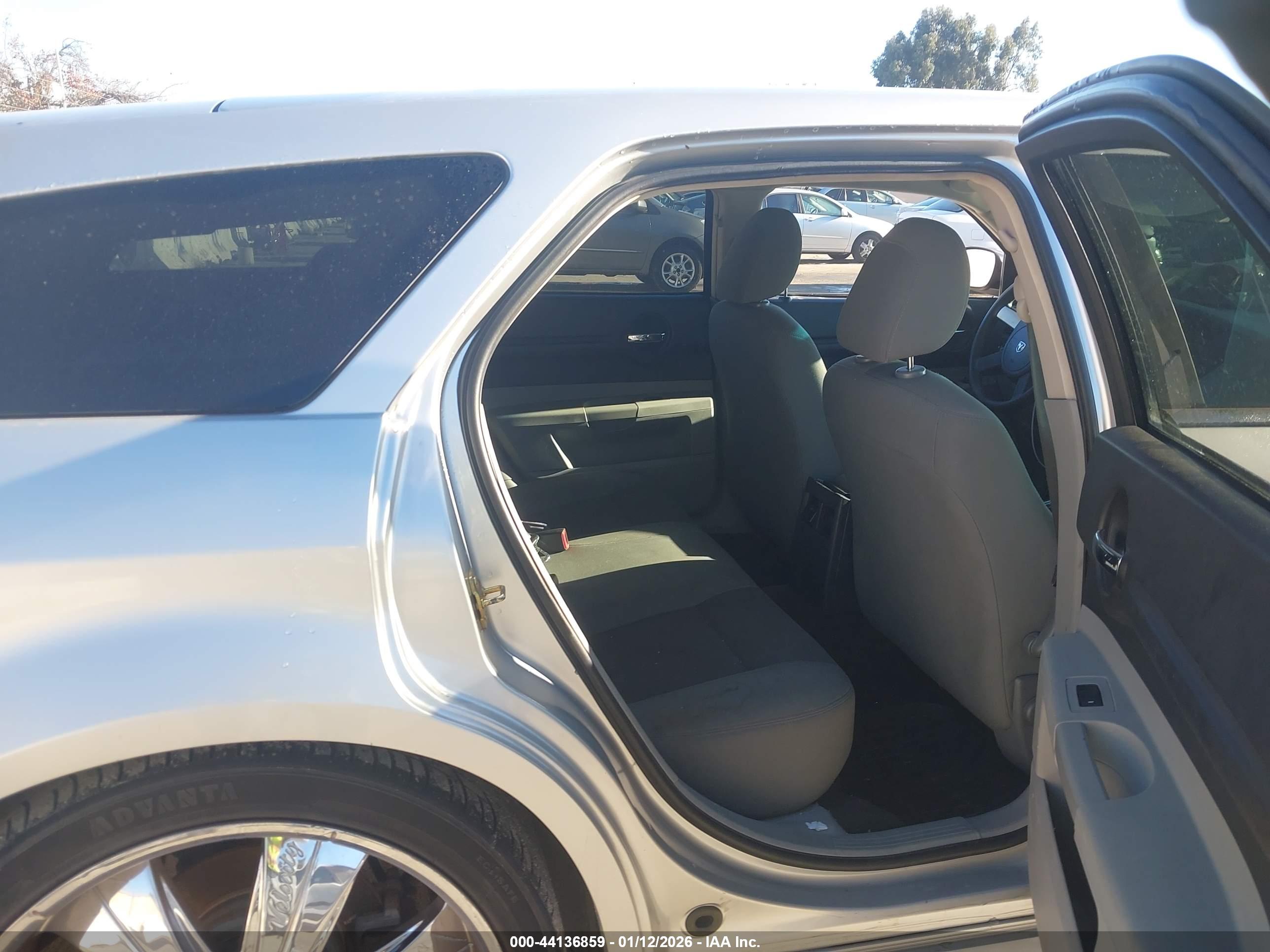 DODGE MAGNUM image 8