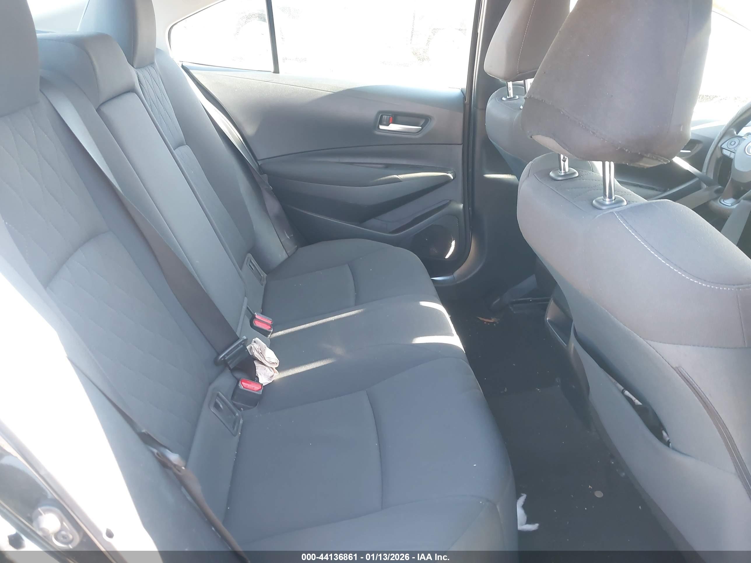 TOYOTA COROLLA image 8
