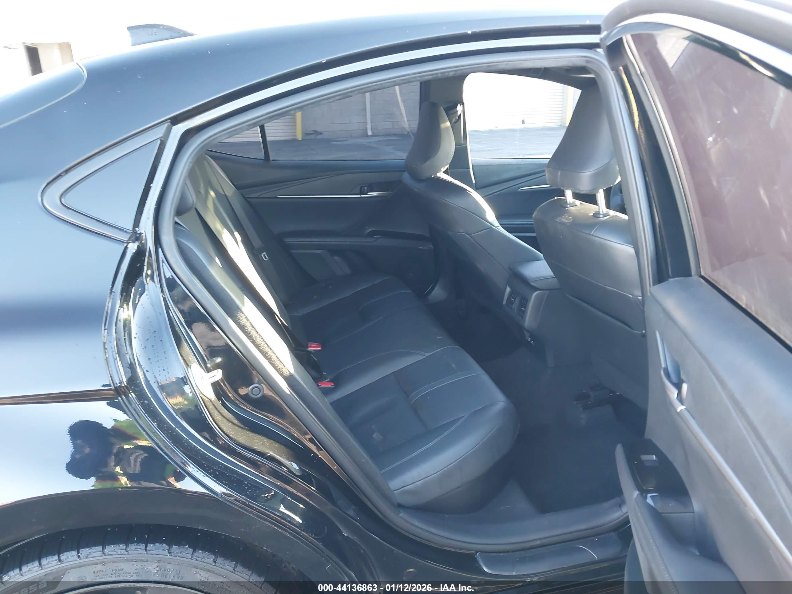 TOYOTA CAMRY image 8