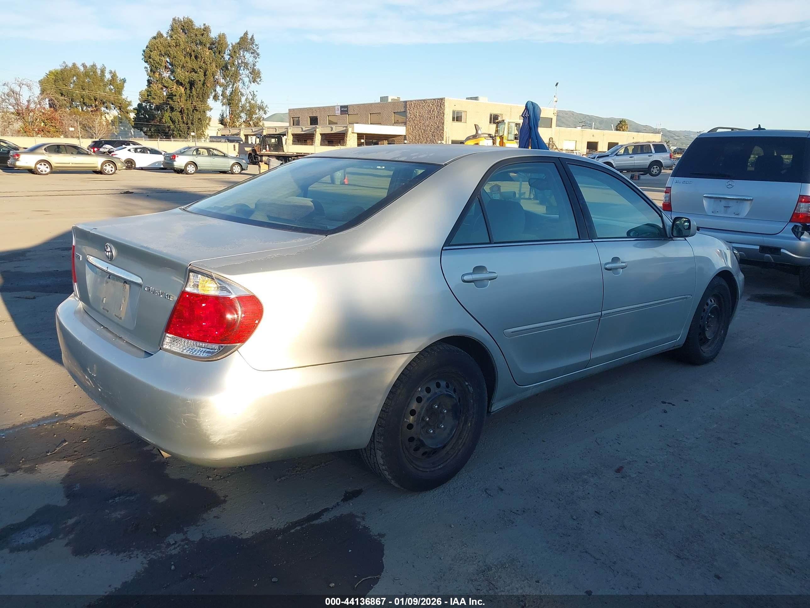 TOYOTA CAMRY image 4