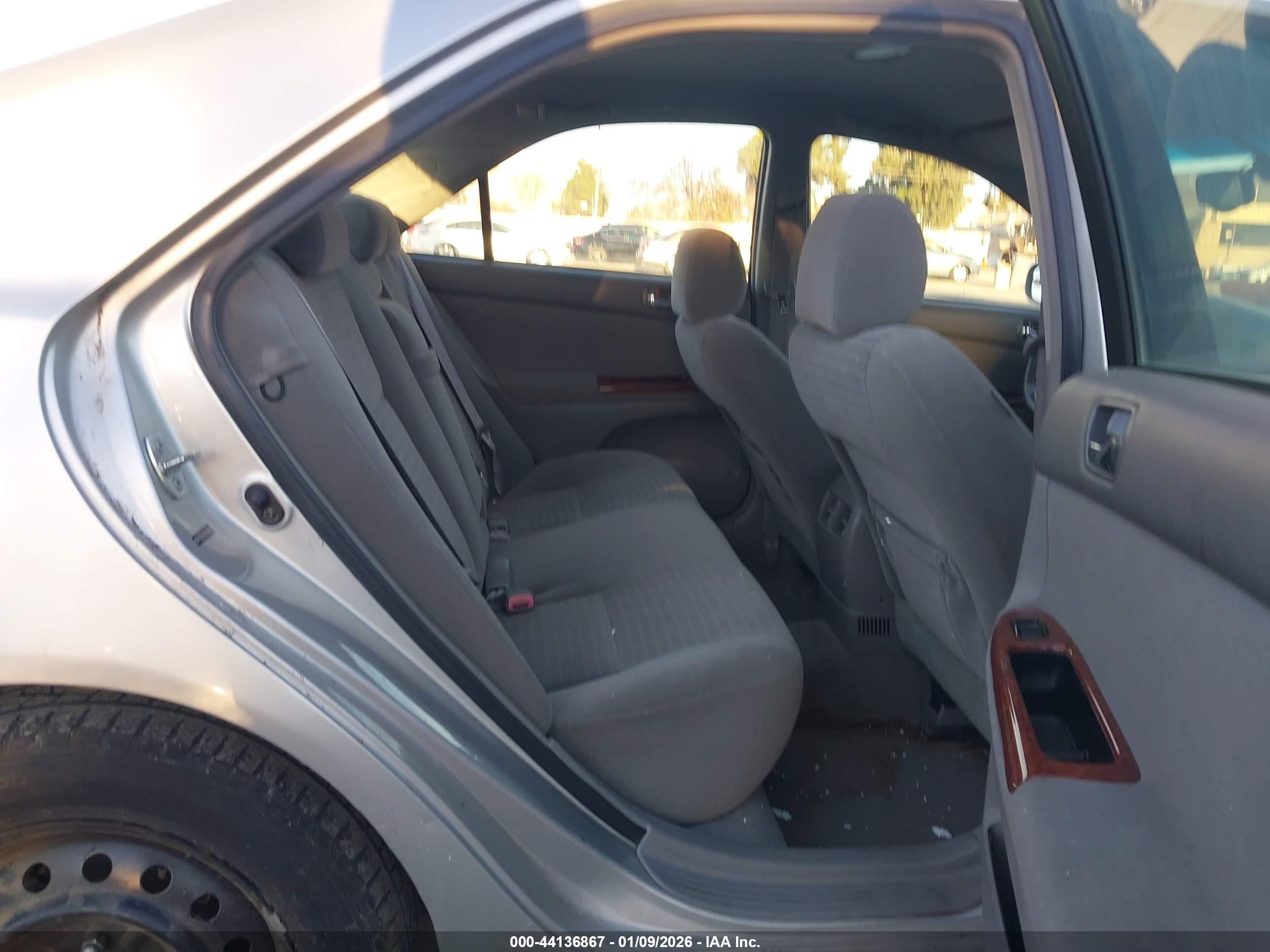 TOYOTA CAMRY image 8