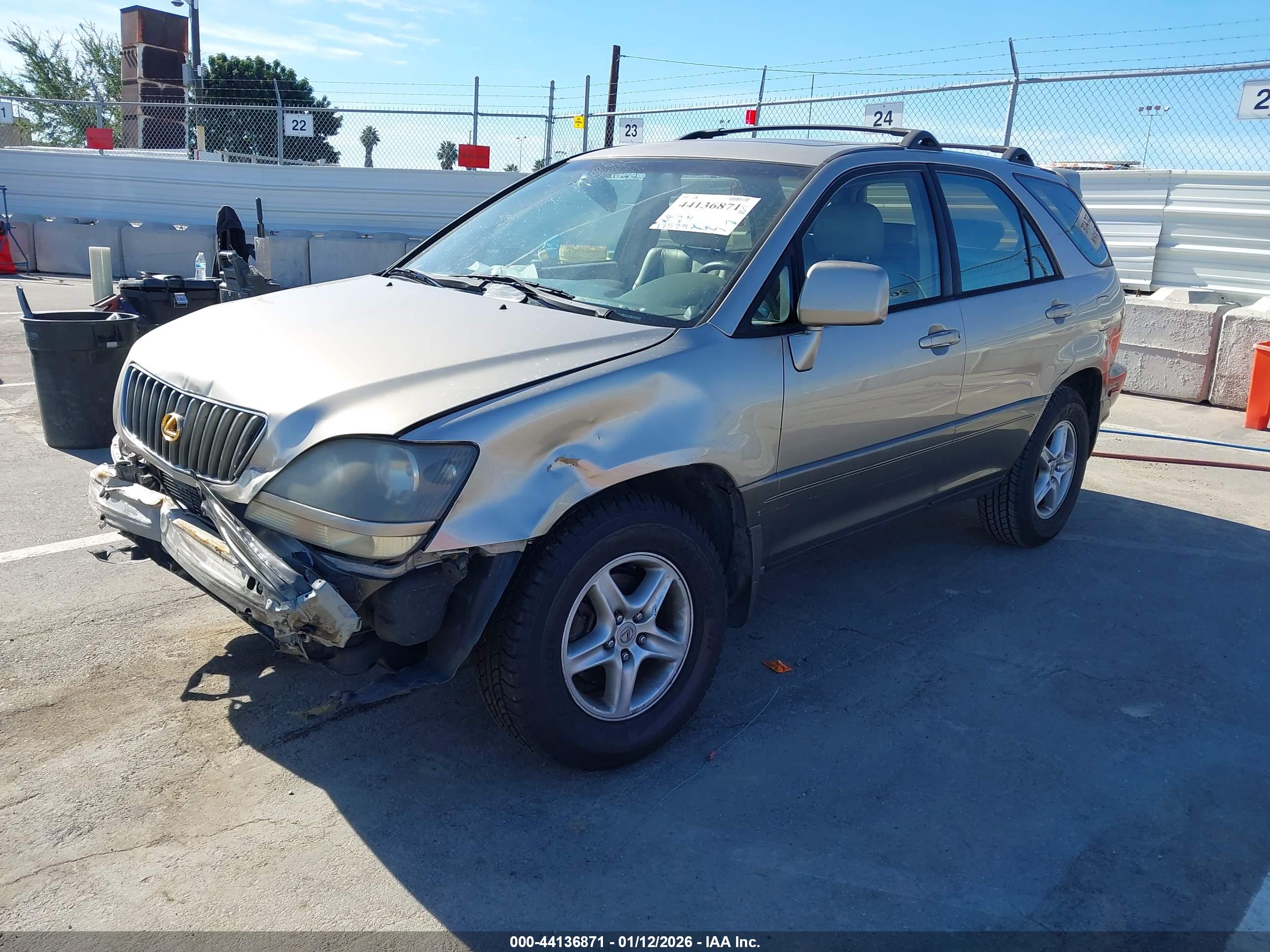 LEXUS RX image 2