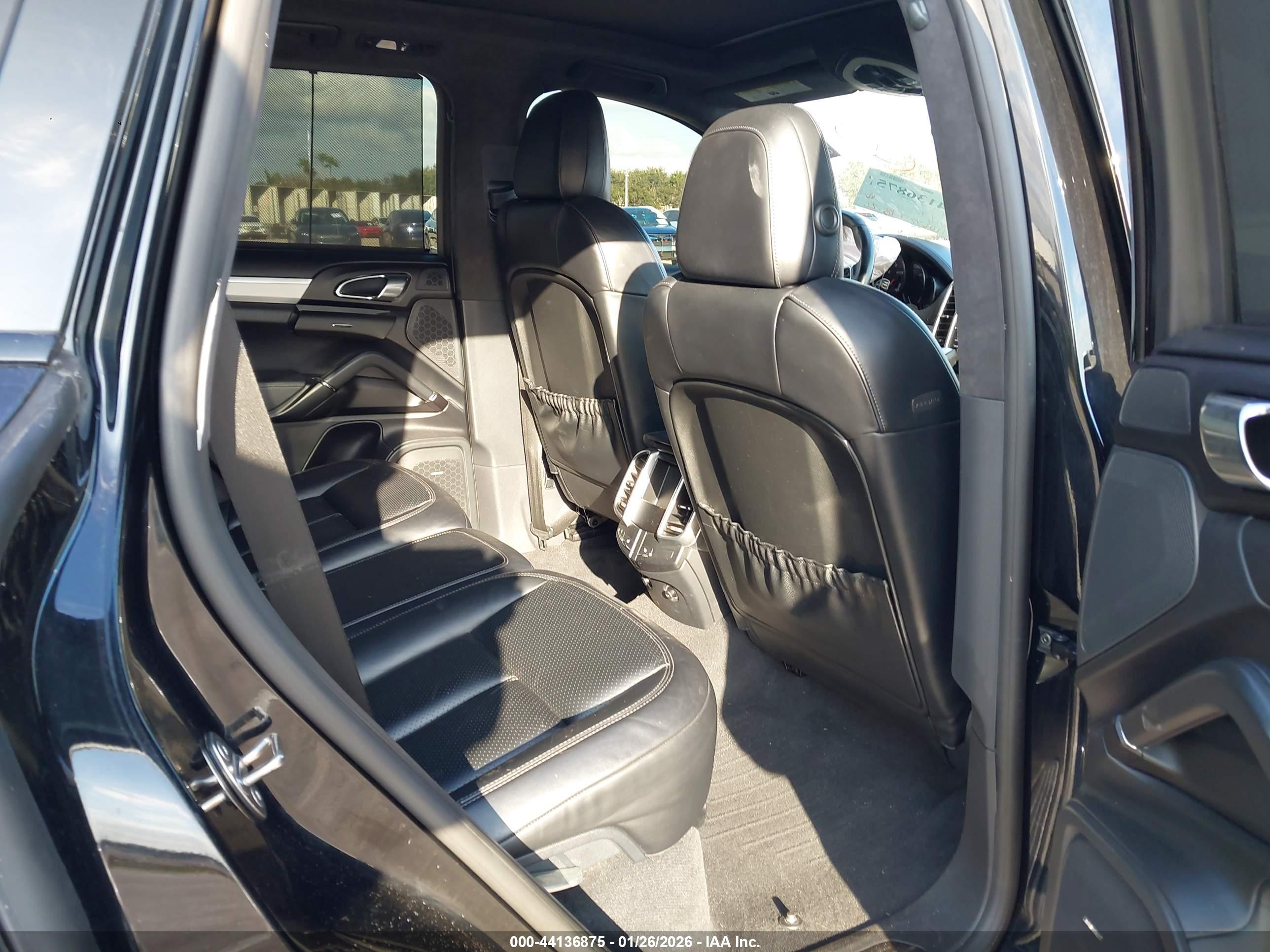 PORSCHE CAYENNE image 8
