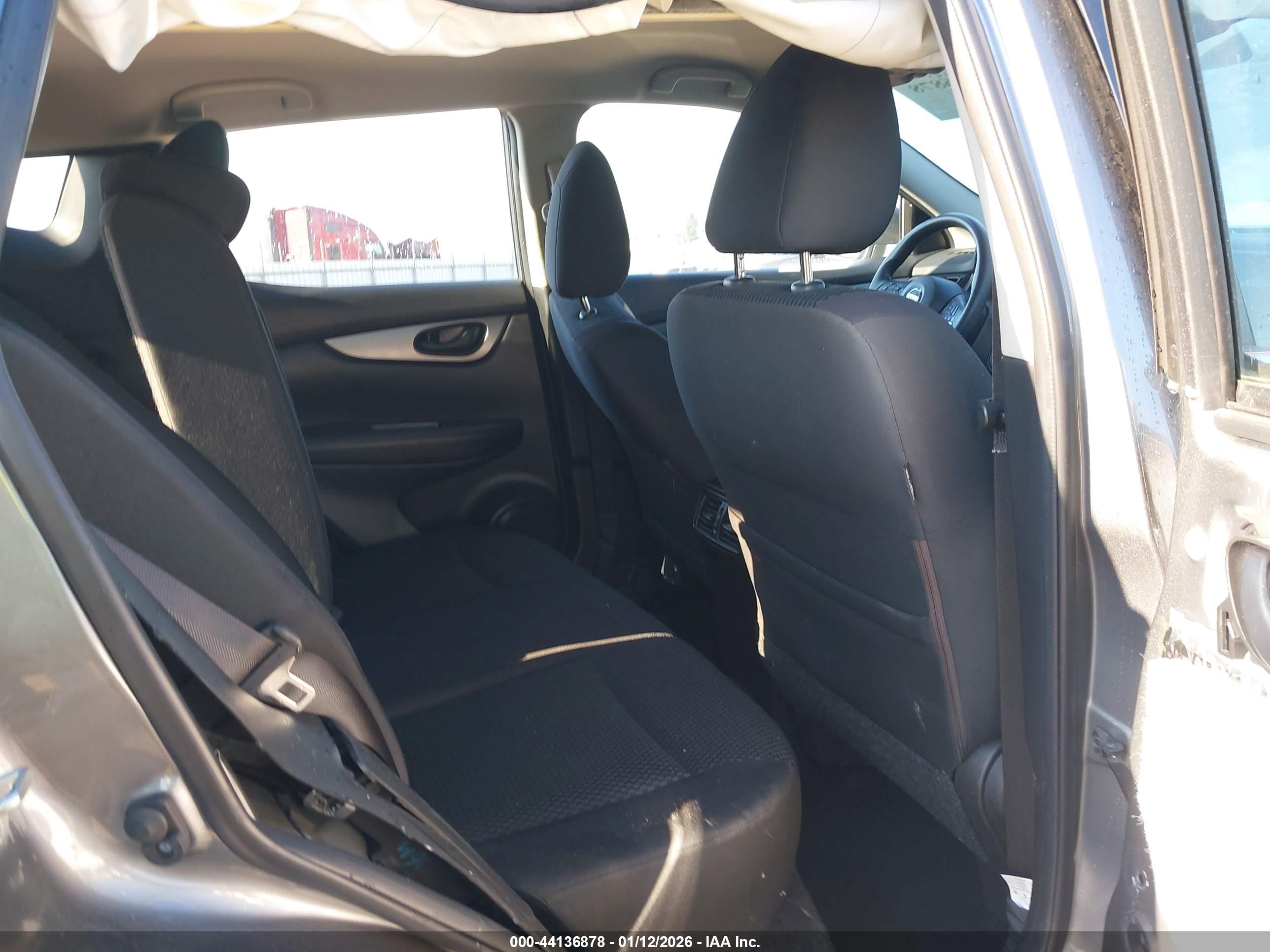 NISSAN ROGUE image 8