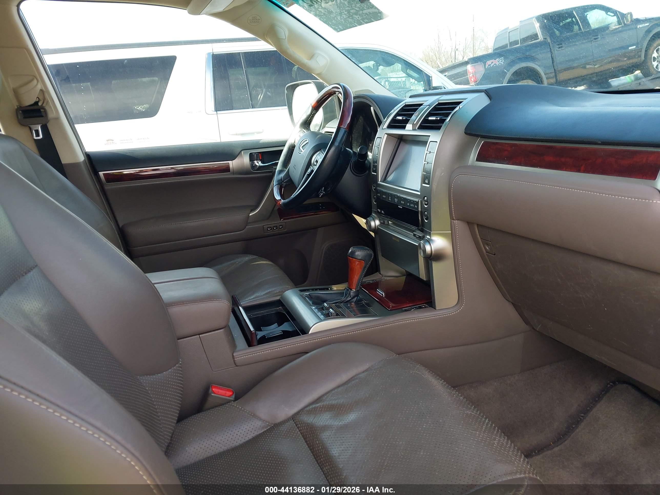 LEXUS GX image 5