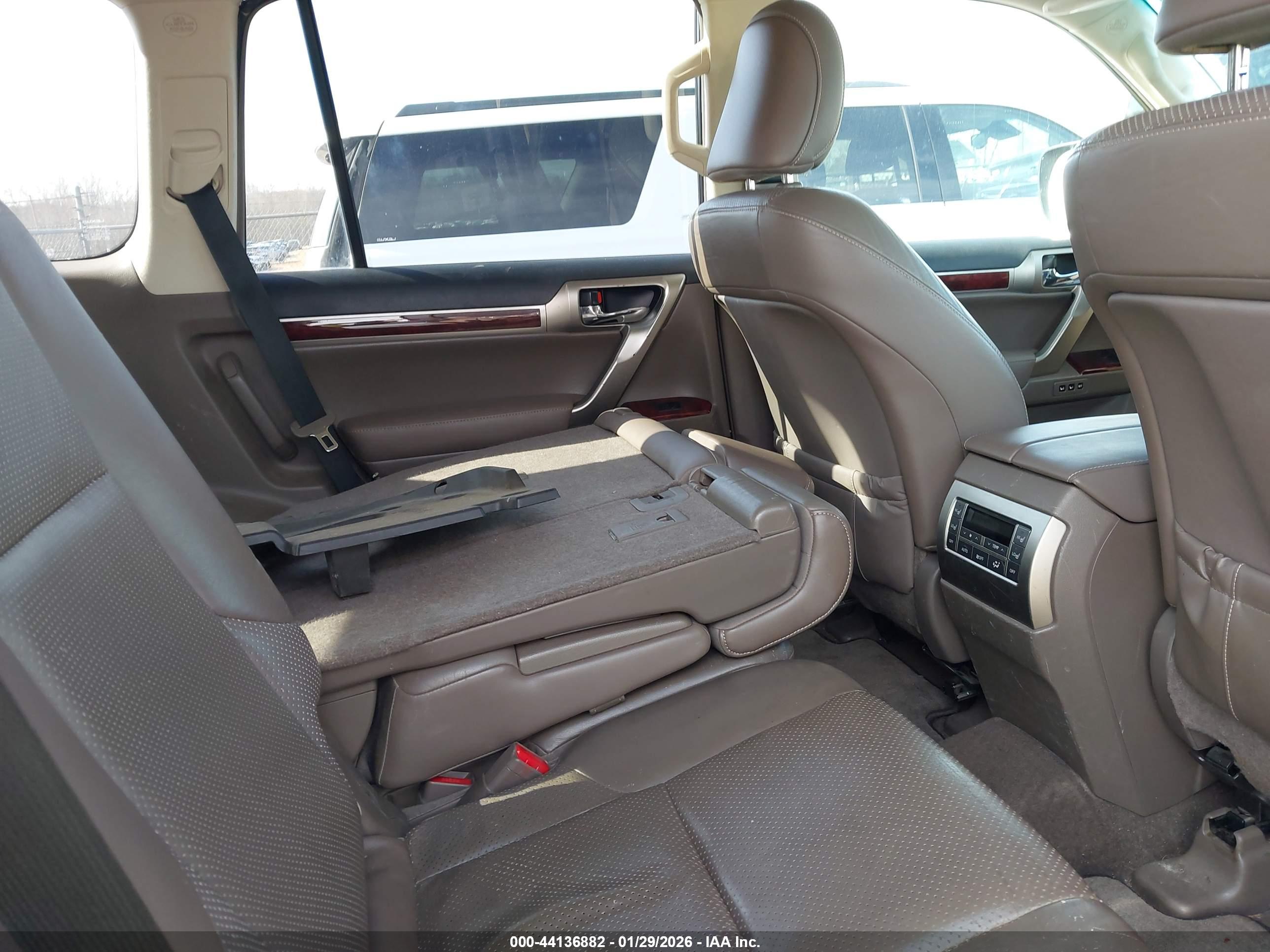 LEXUS GX image 8
