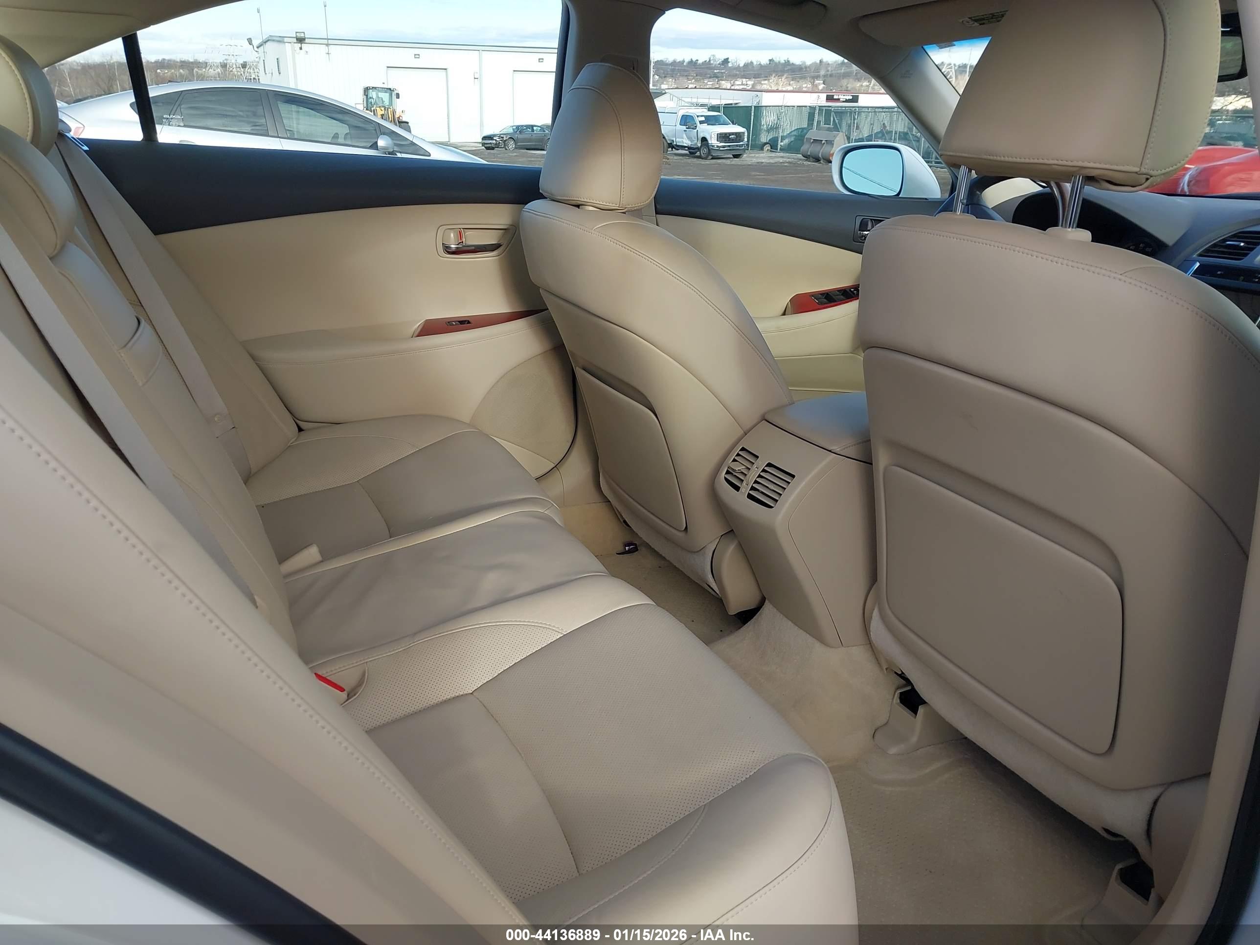 LEXUS ES image 8
