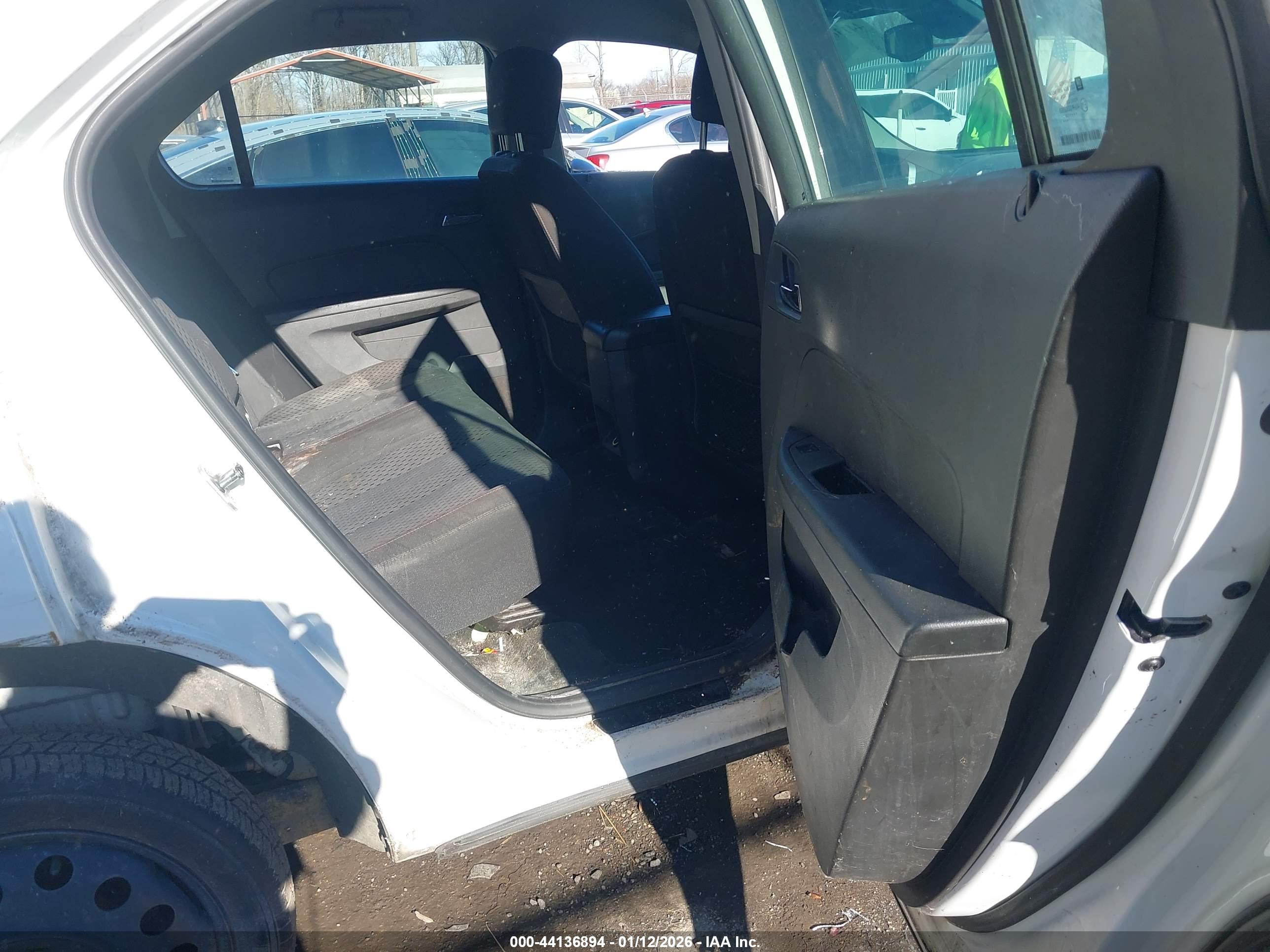 CHEVROLET EQUINOX image 8