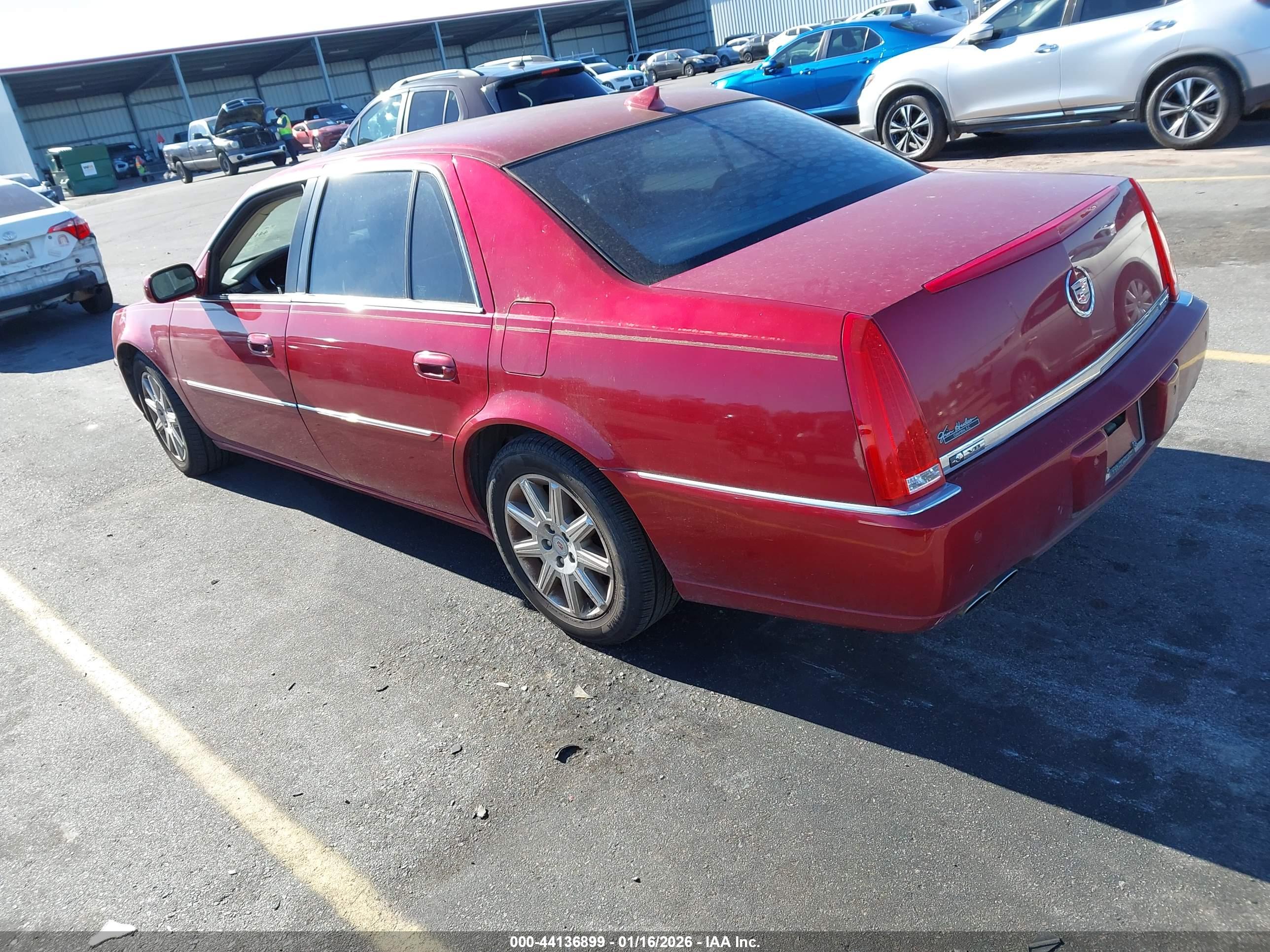 CADILLAC DTS image 3