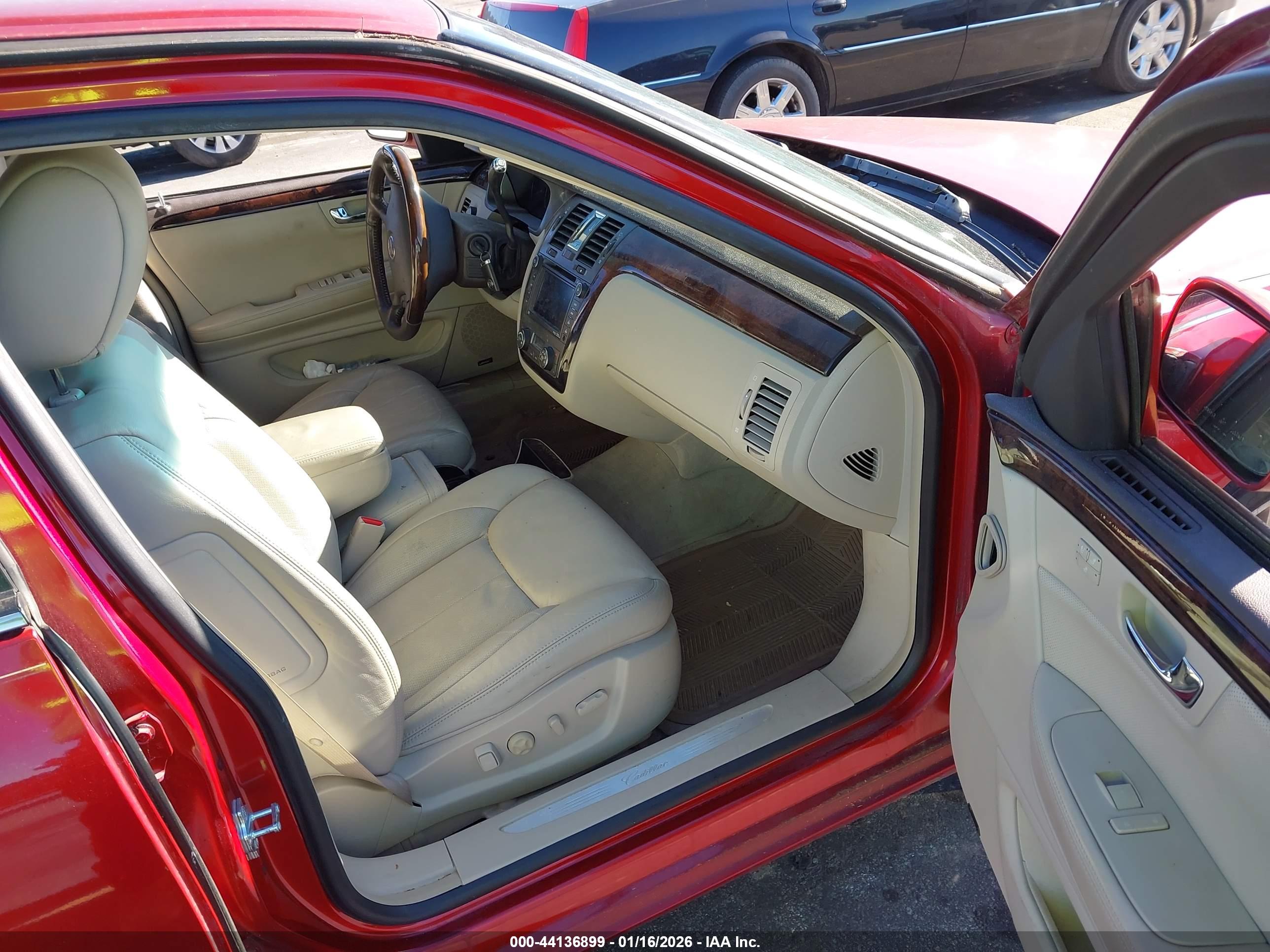 CADILLAC DTS image 5