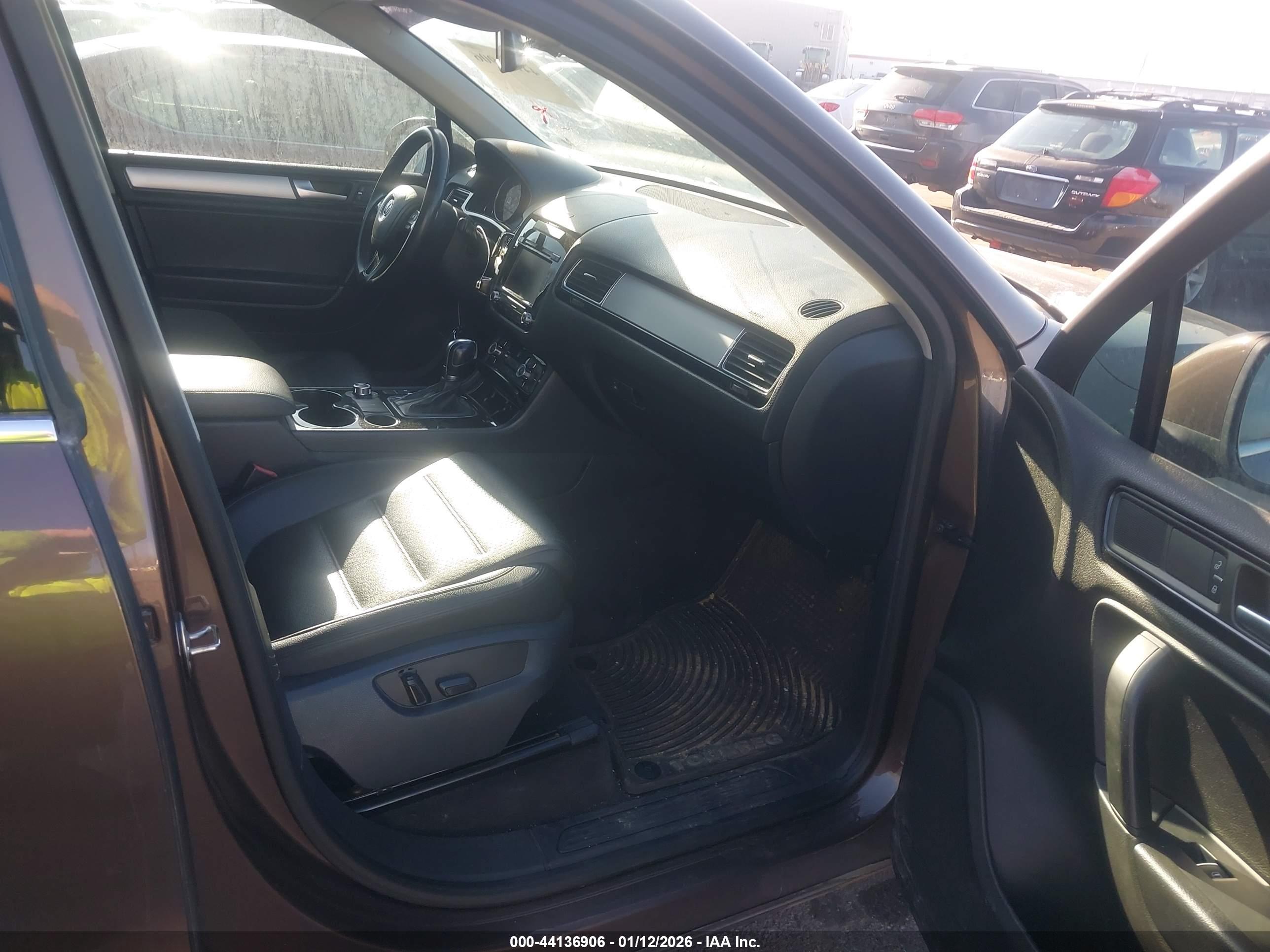 VOLKSWAGEN TOUAREG image 5