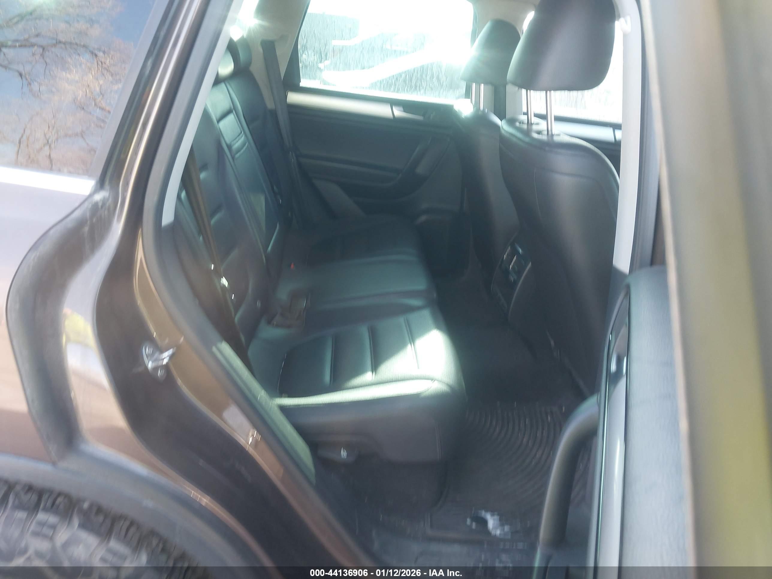 VOLKSWAGEN TOUAREG image 8