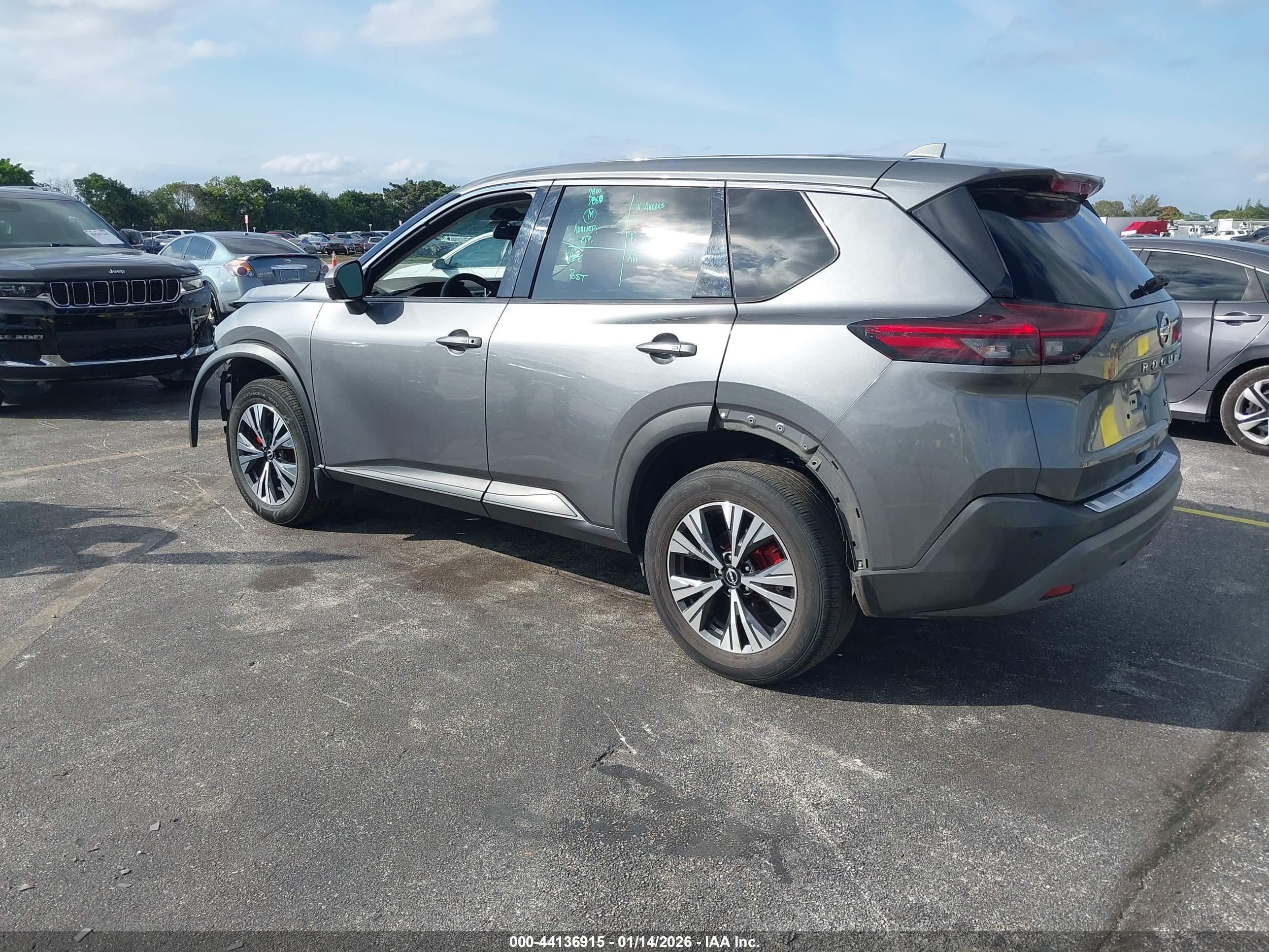 NISSAN ROGUE image 3