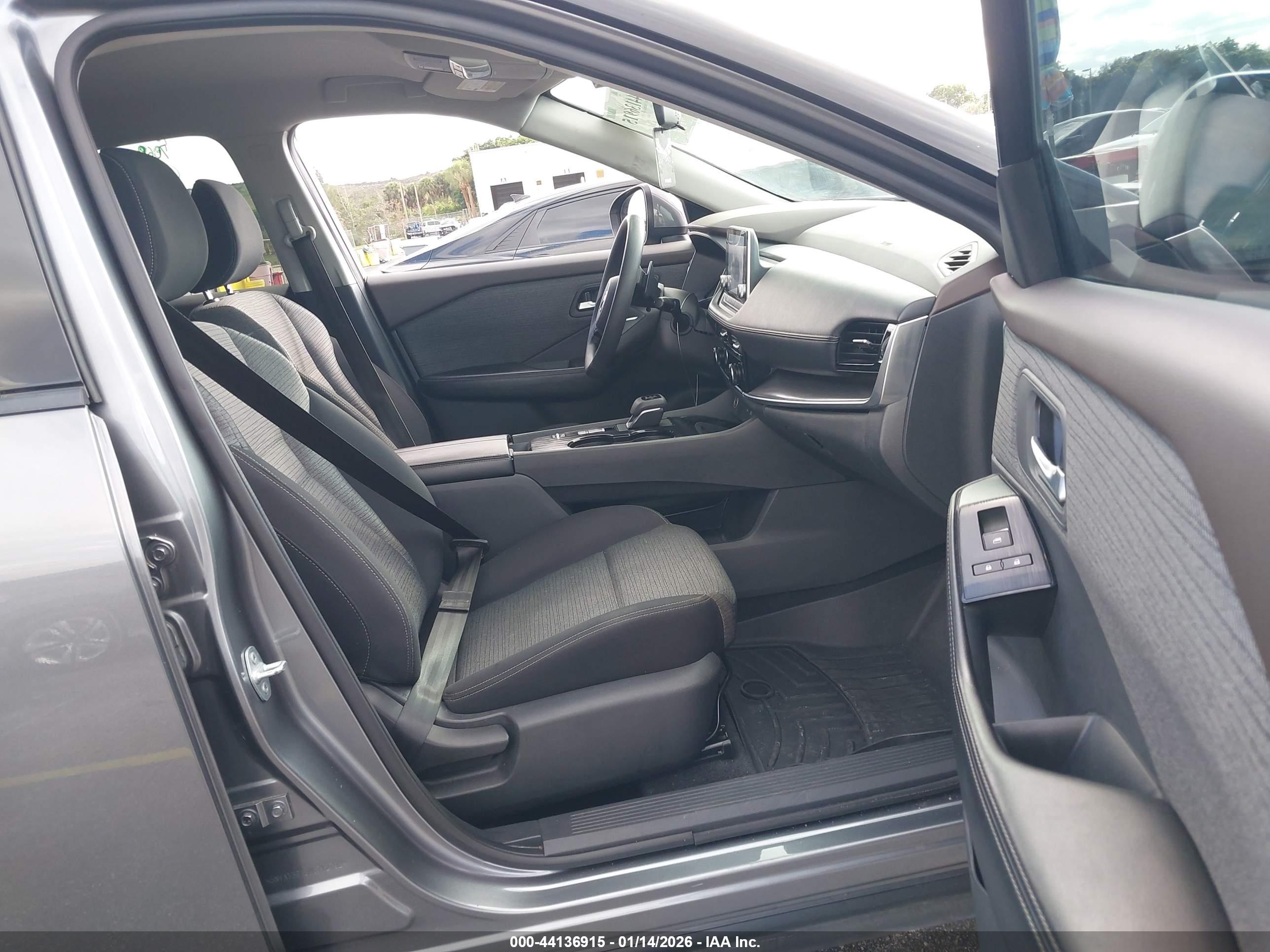NISSAN ROGUE image 5