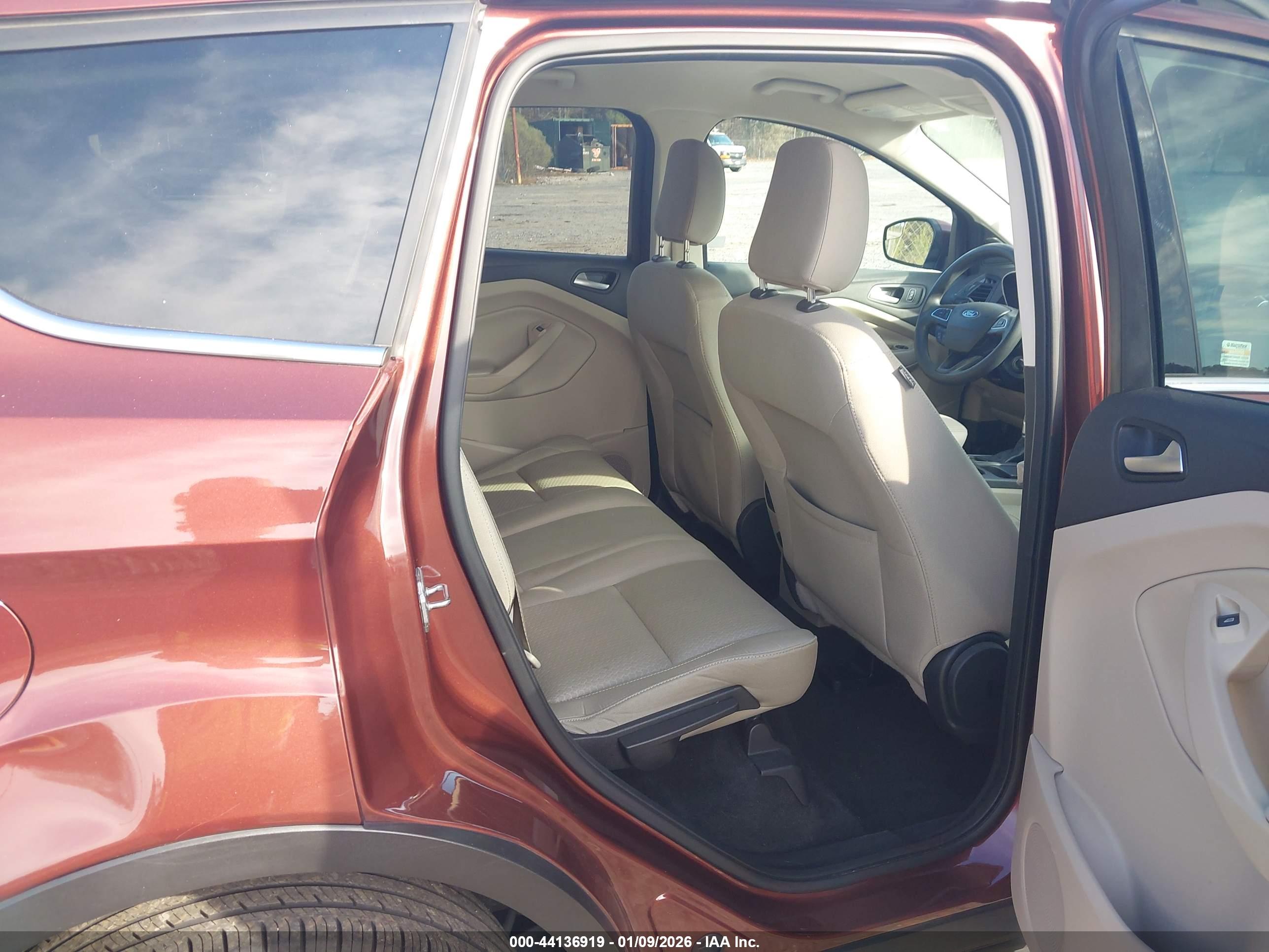 FORD ESCAPE image 8
