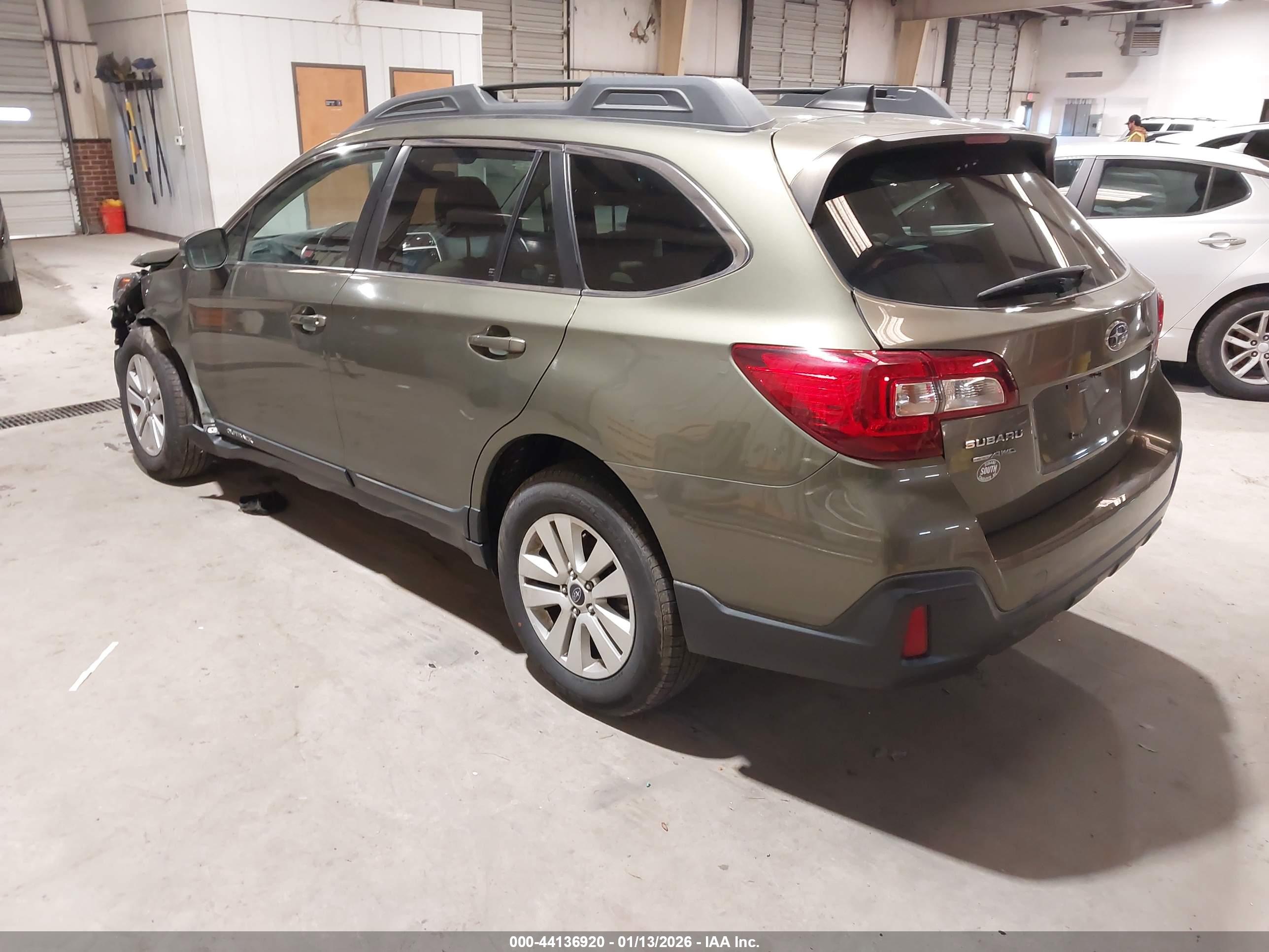 SUBARU OUTBACK image 3